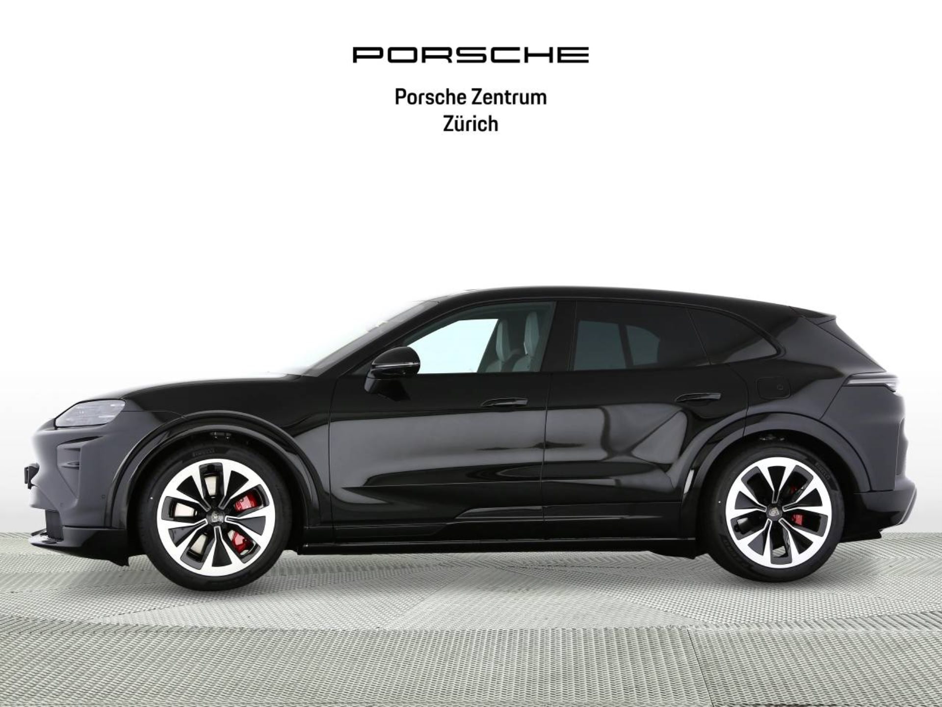 PORSCHE Cayenne Turbo Electric-showroom-element-1
