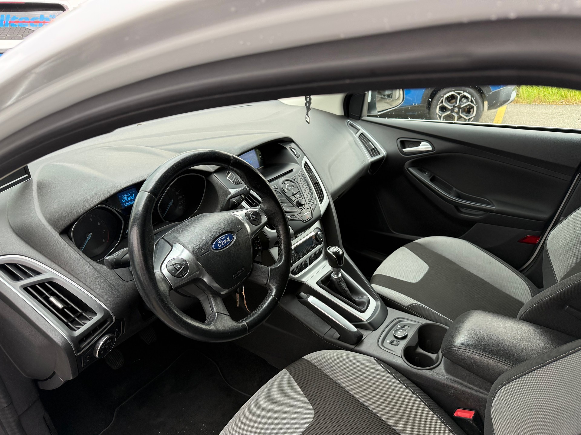 FORD Focus 1.6 SCTi Titanium-image-7