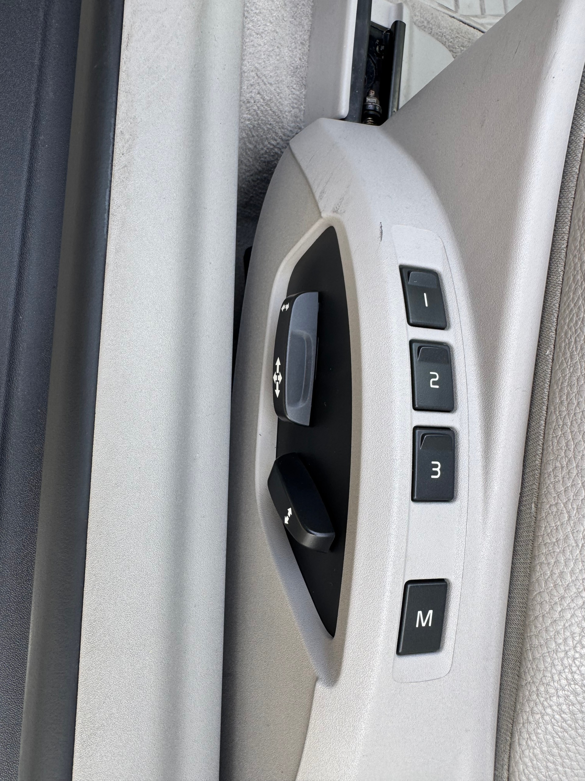 VOLVO C70 T5 Momentum-image-13