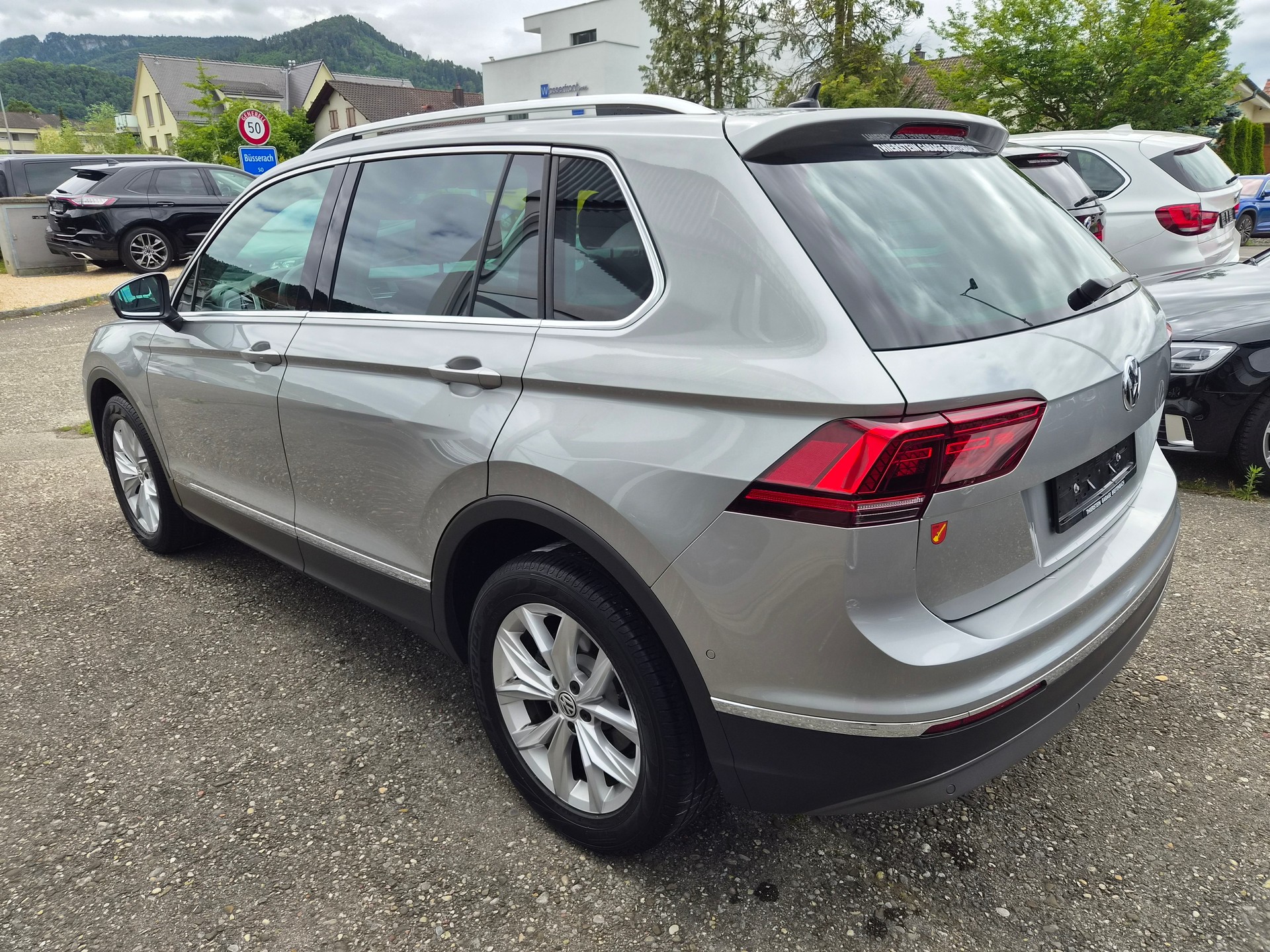 VW Tiguan 2.0TSI Highline 4Motion DSG-showroom-element-3