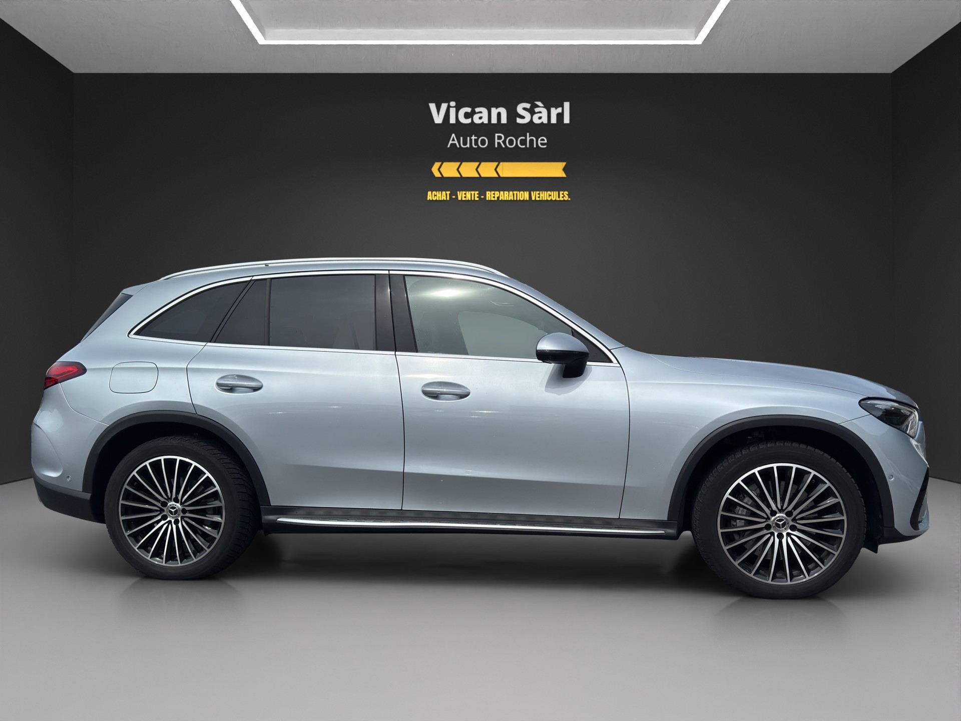 MERCEDES-BENZ GLC 220 d 4Matic 9G-Tronic-image-4