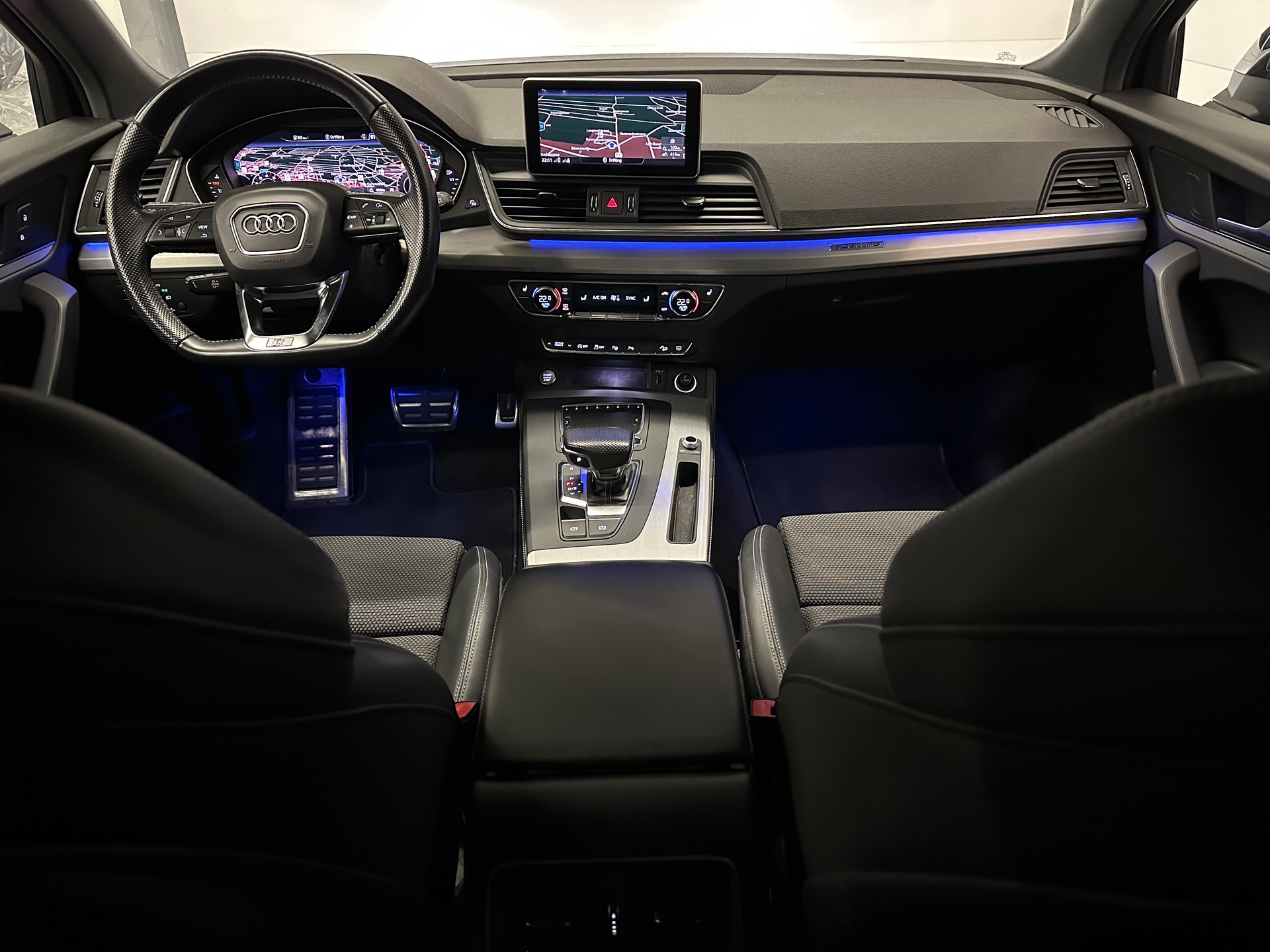 AUDI Q5 2.0 TFSI sport quattro S-tronic *S-LINE*-image-4