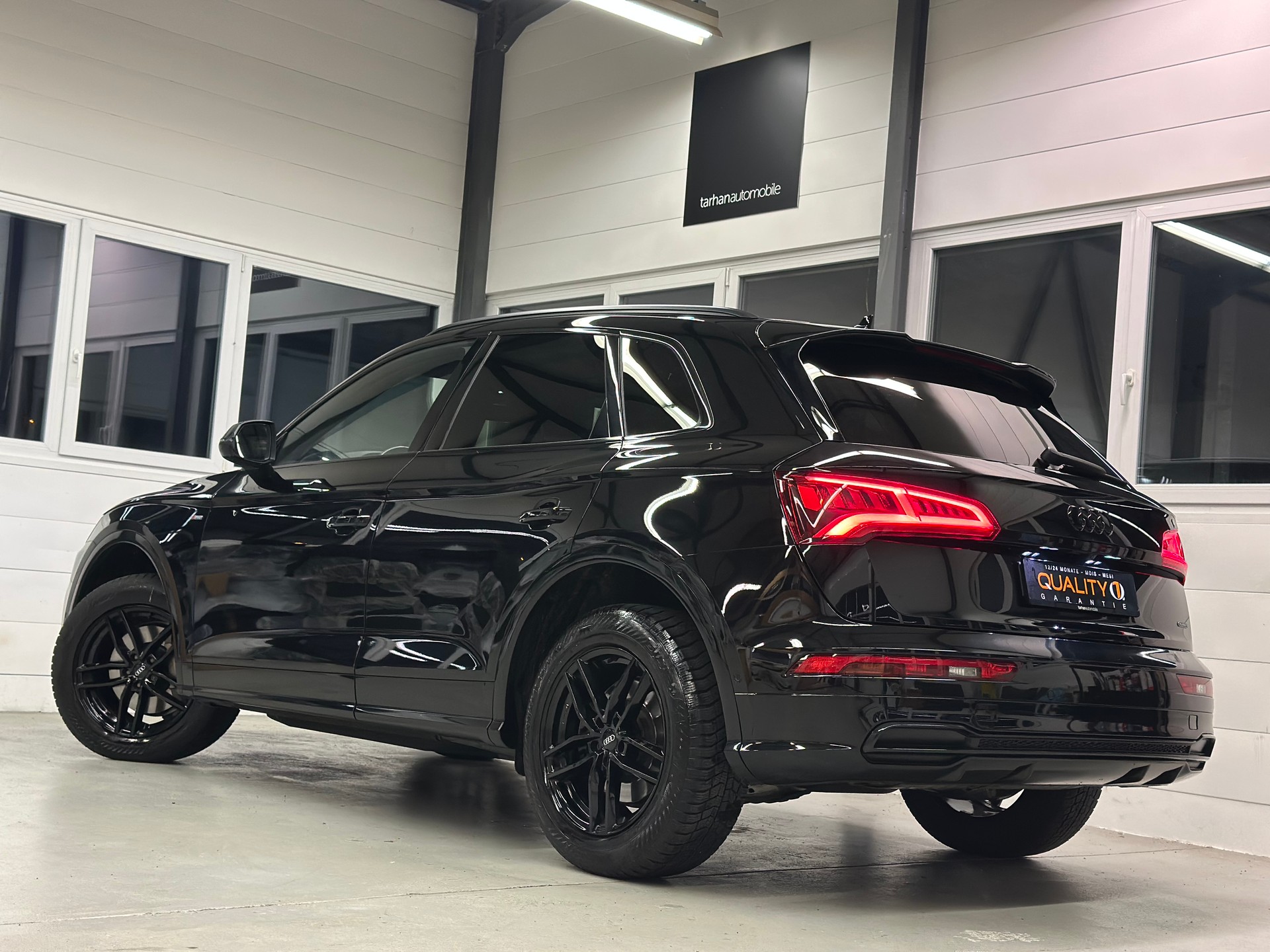 AUDI Q5 2.0 TFSI sport quattro S-tronic *S-LINE*-image-1