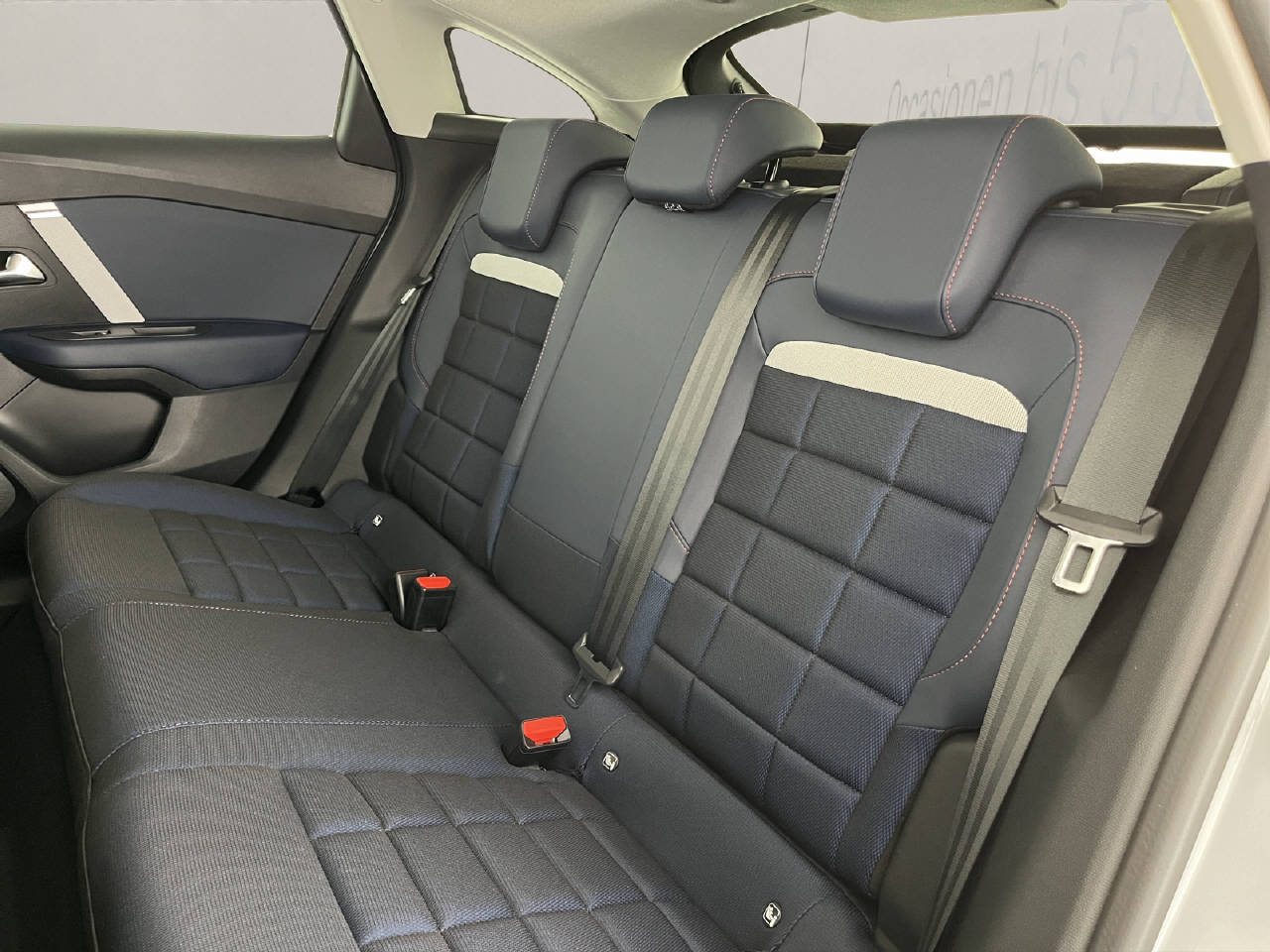 CITROEN C4 1.2 Hybrid Collection-image-16