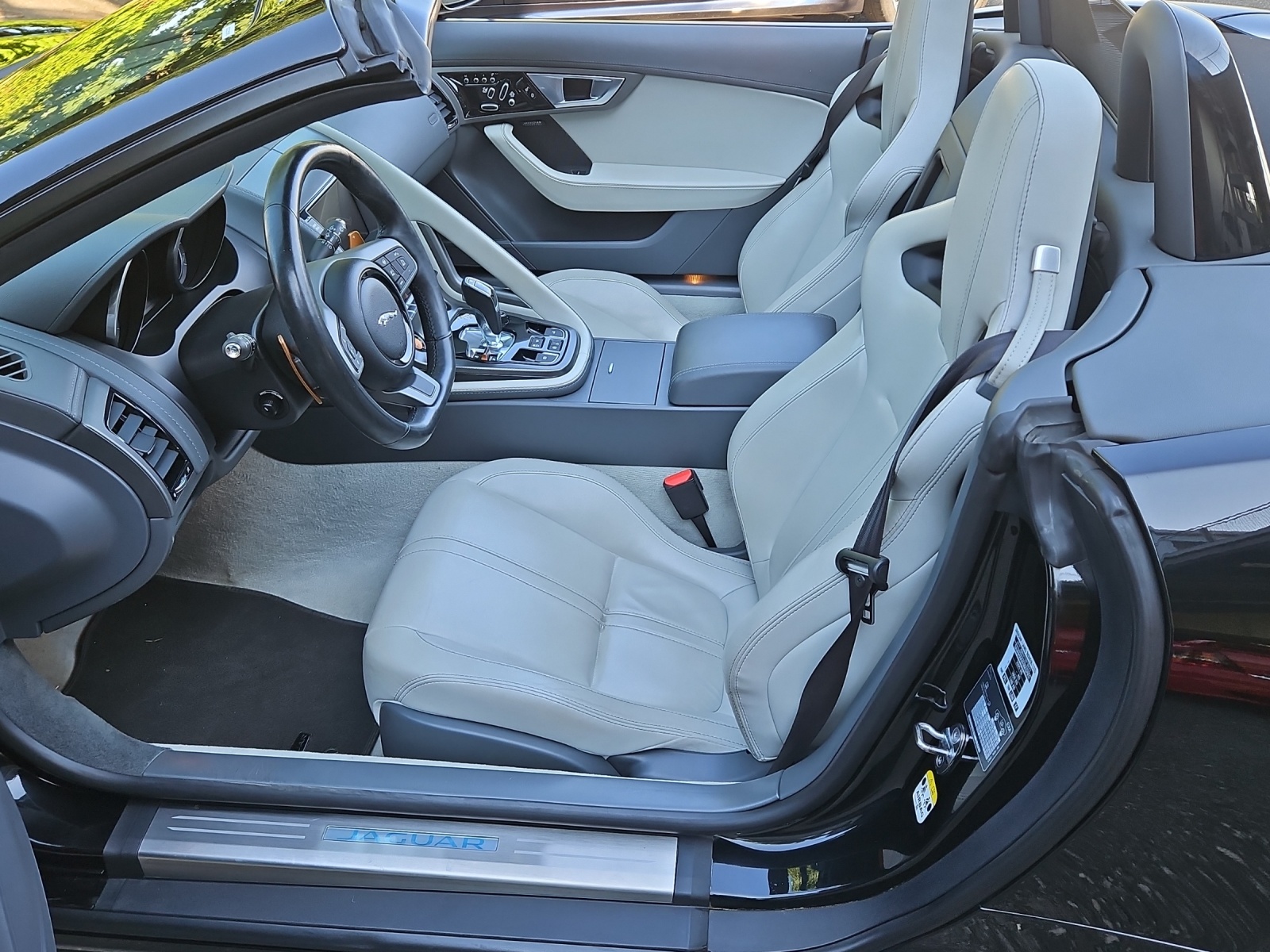 JAGUAR F-Type Convertible 5.0 V8 S-image-6