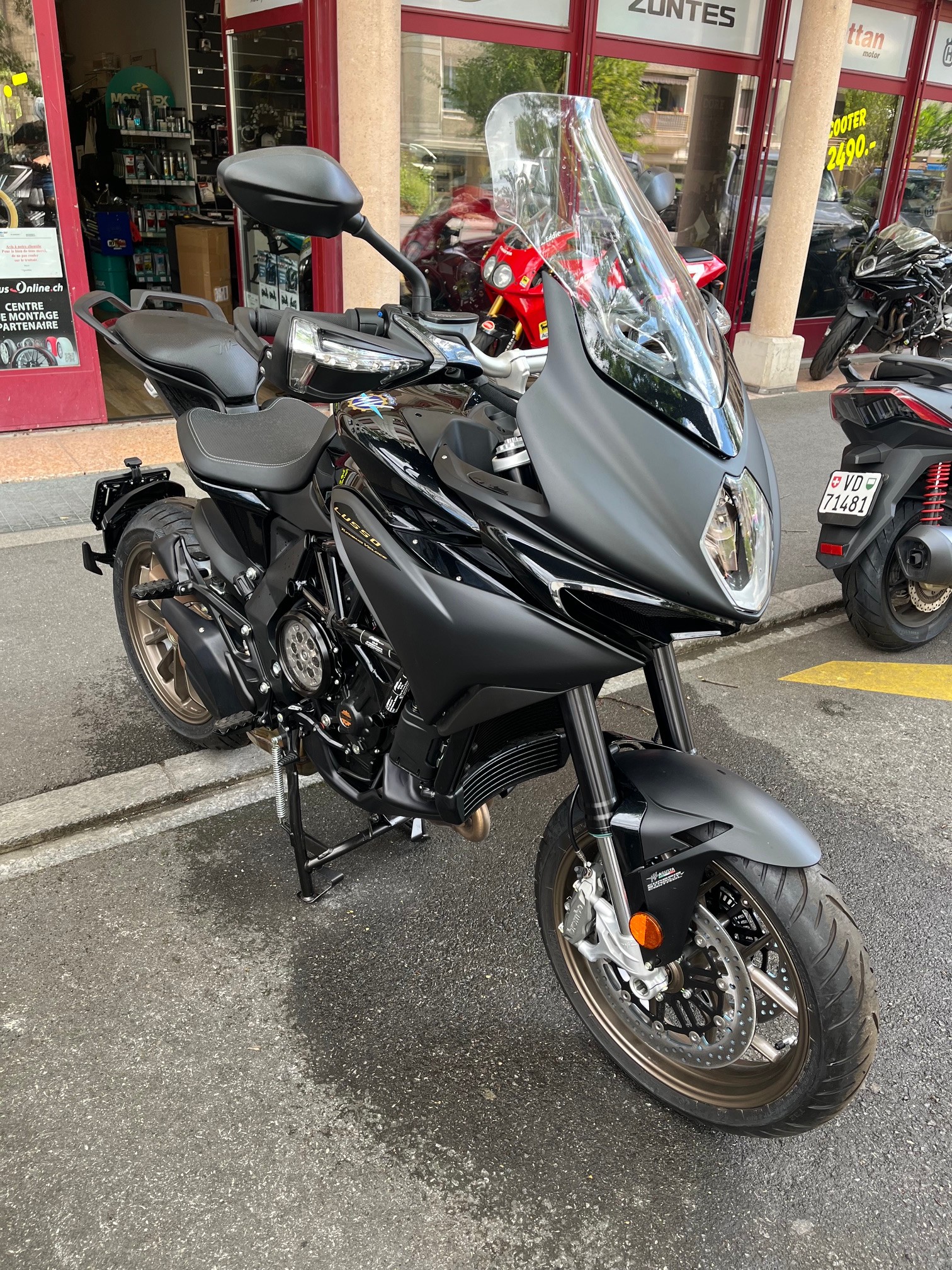 MV AGUSTA Lusso-image-0