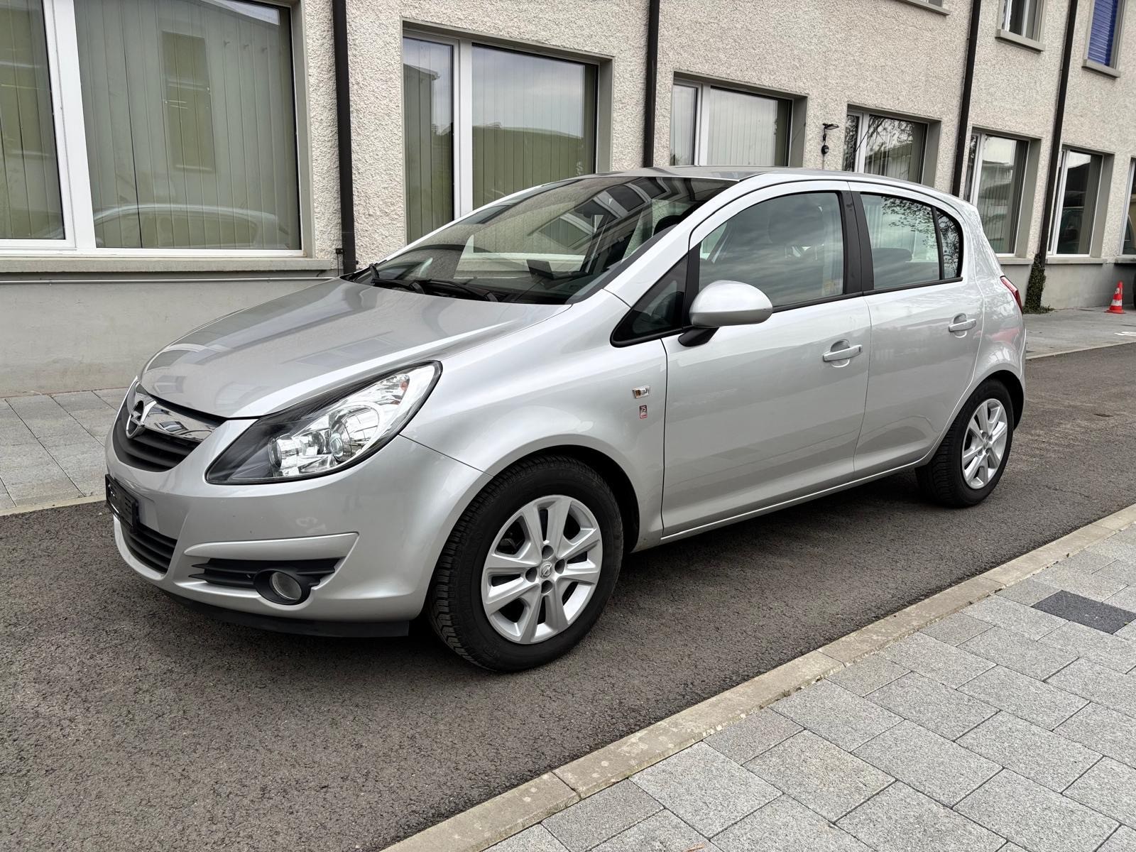 OPEL Corsa 1.4 TP Color Edition Automatic