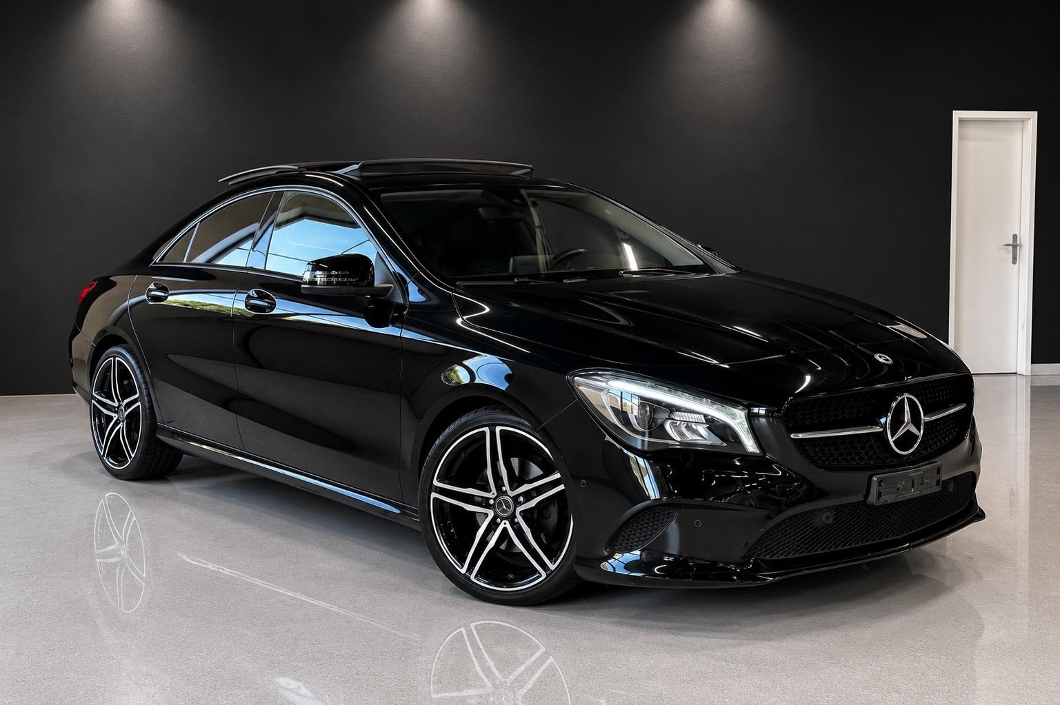 MERCEDES-BENZ CLA 220 d 4Matic 7G-DCT-image-5