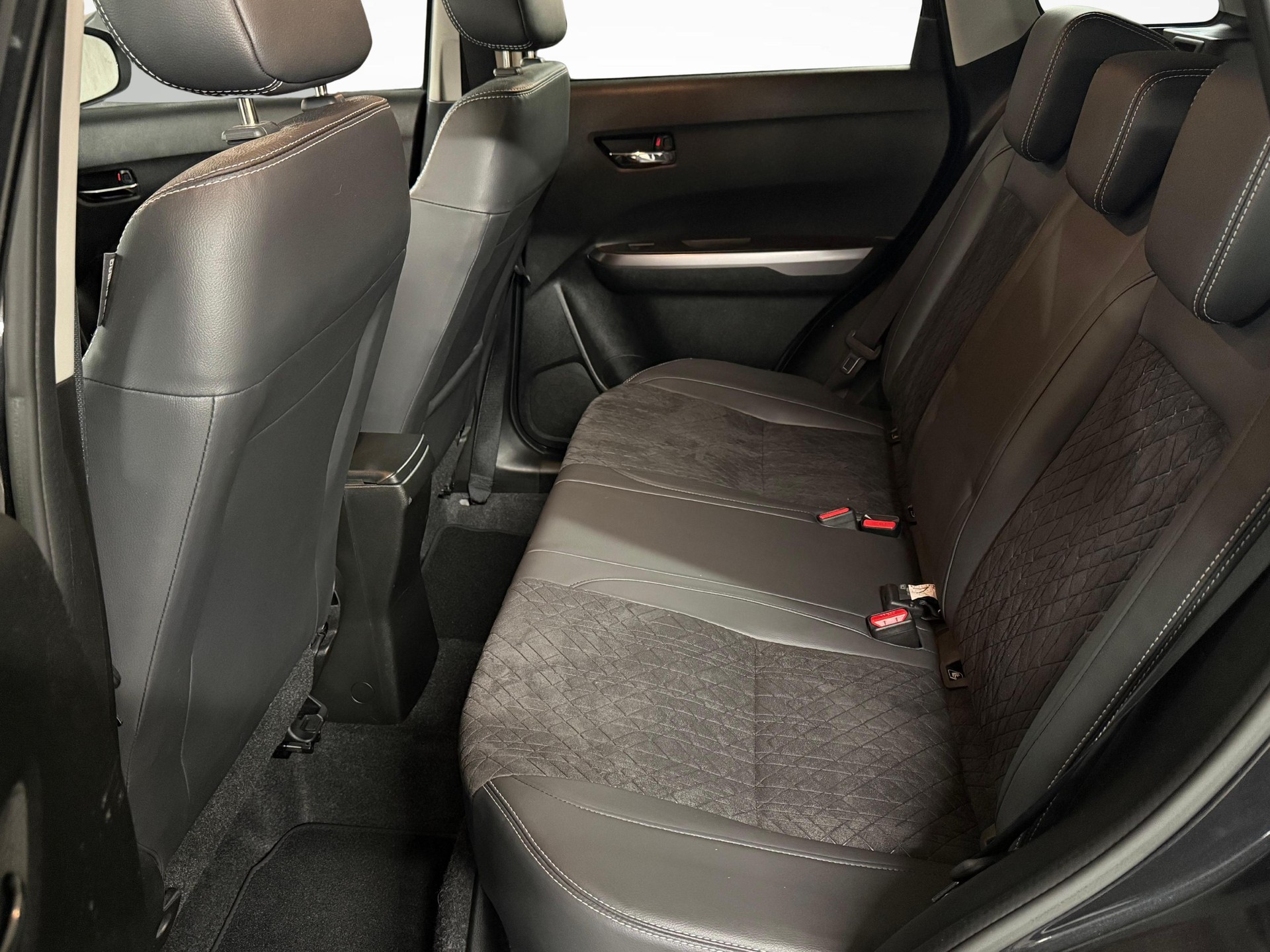 SUZUKI Vitara 1.4 T Piz Sulai Top Hybrid 4x4-image-10