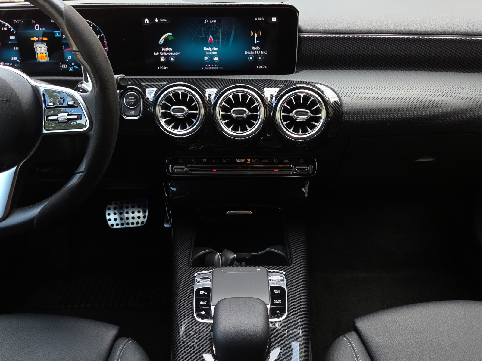 MERCEDES-BENZ A 200 Progressive 7G-DCT-image-10