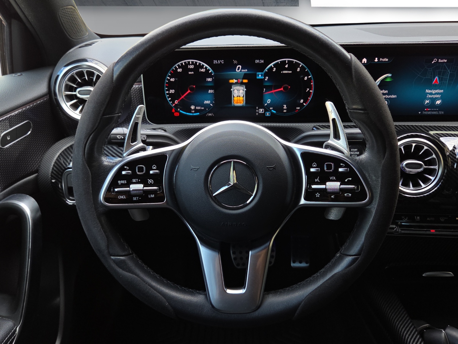 MERCEDES-BENZ A 200 Progressive 7G-DCT-image-9
