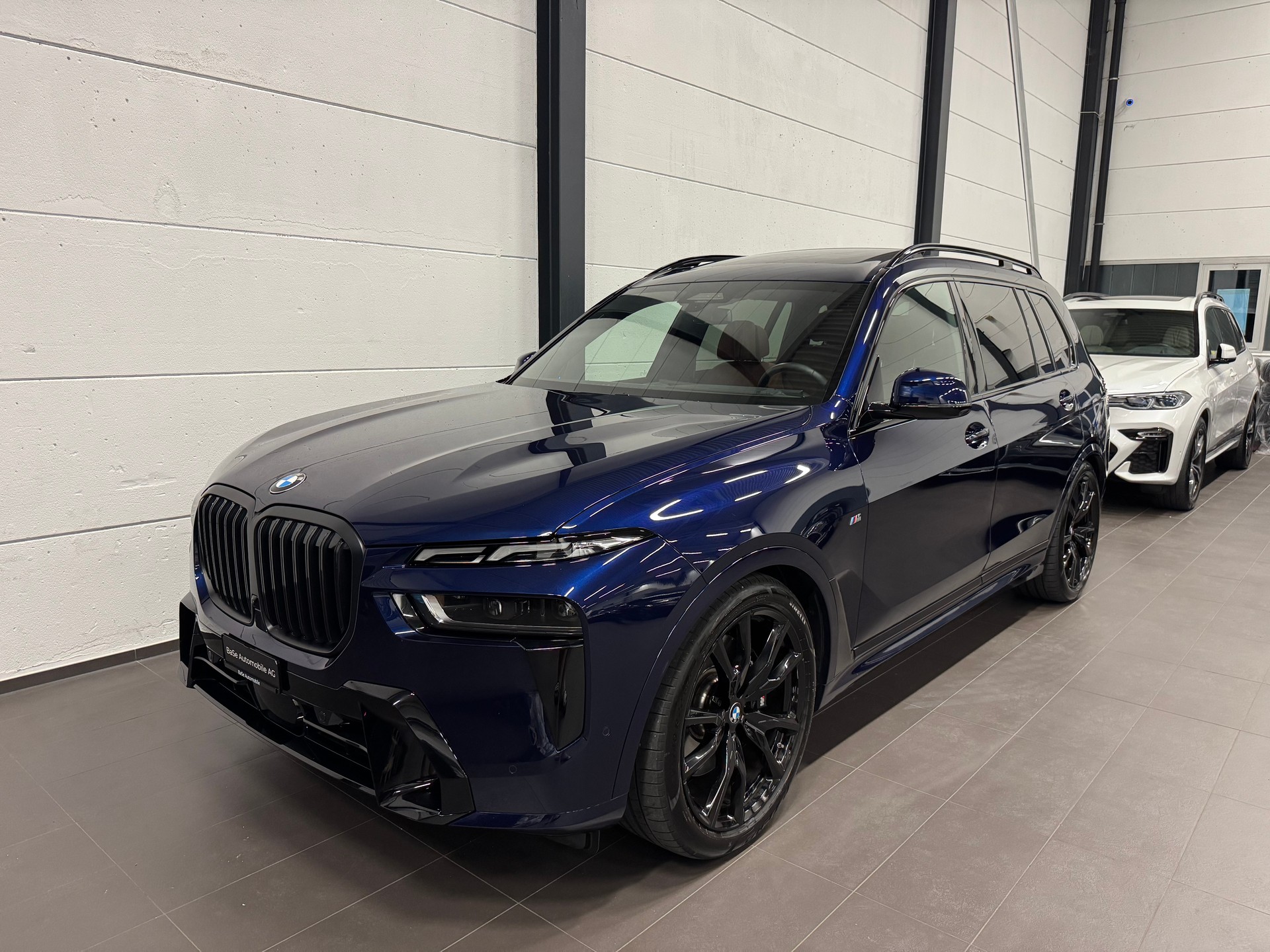 BMW X7 xDrive 48V 40d M Sport Pro Steptronic-showroom-element-2