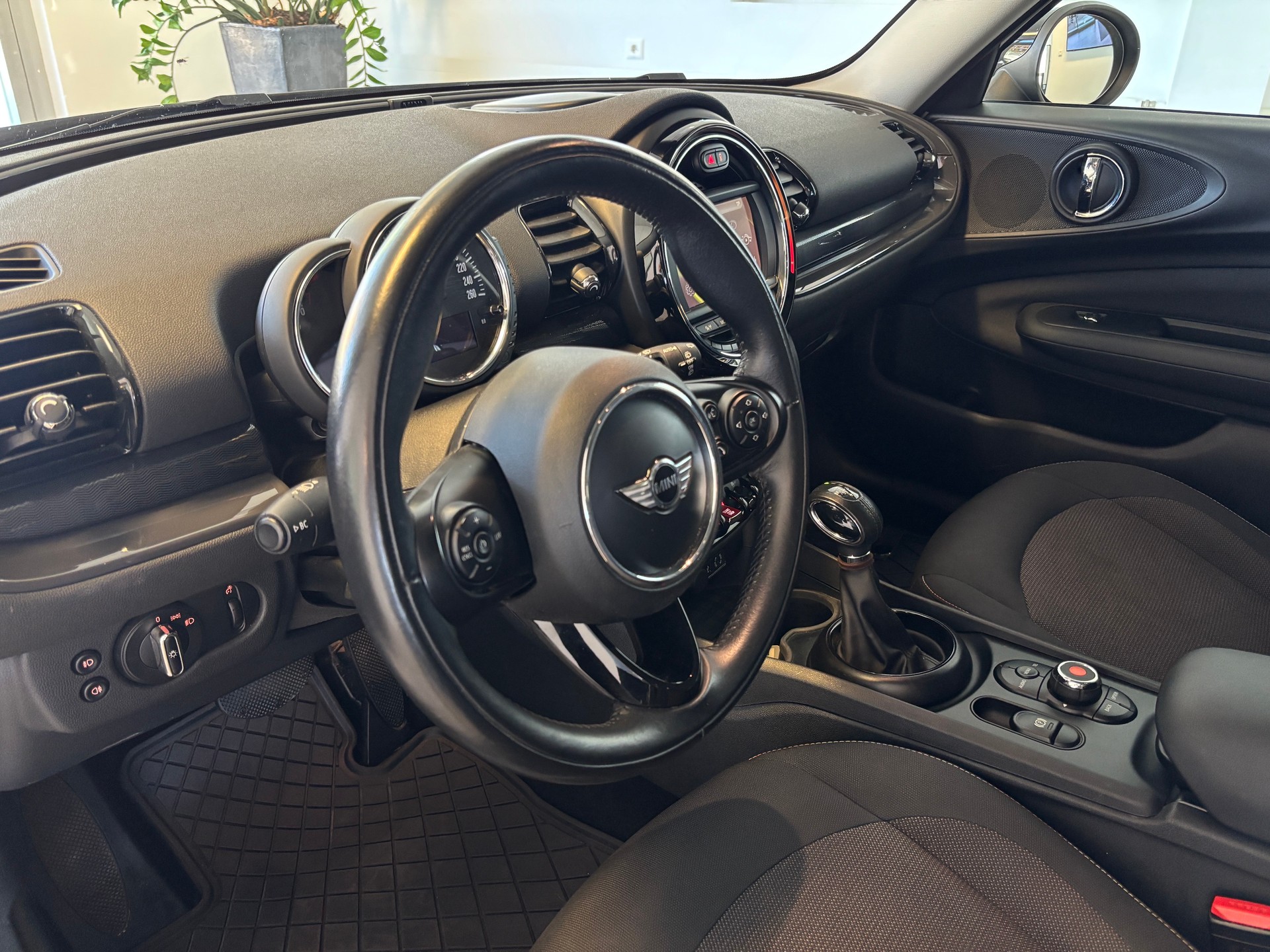 MINI Clubman Cooper Steptronic-image-5