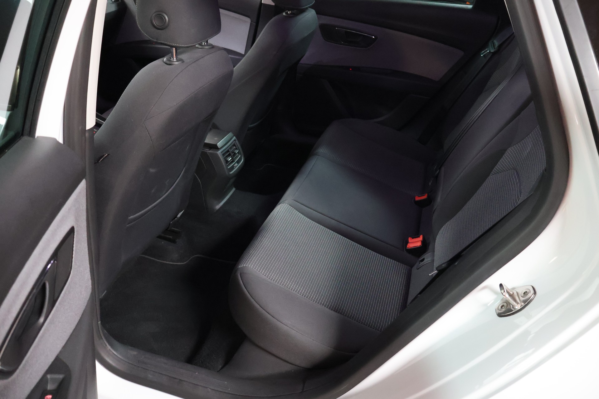 SEAT Leon ST 2.0 TDI CR Style DSG-image-16