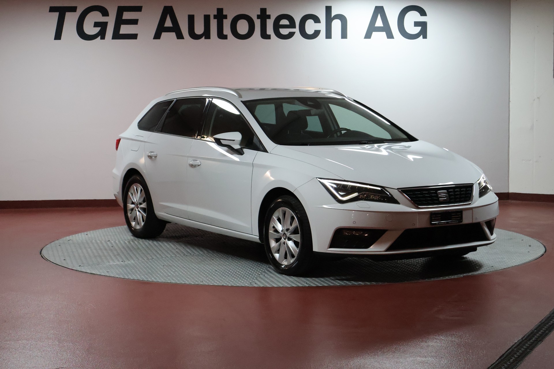 SEAT Leon ST 2.0 TDI CR Style DSG-showroom-element-2