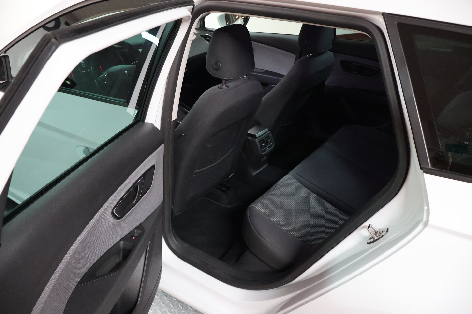 SEAT Leon ST 2.0 TDI CR Style DSG-image-15