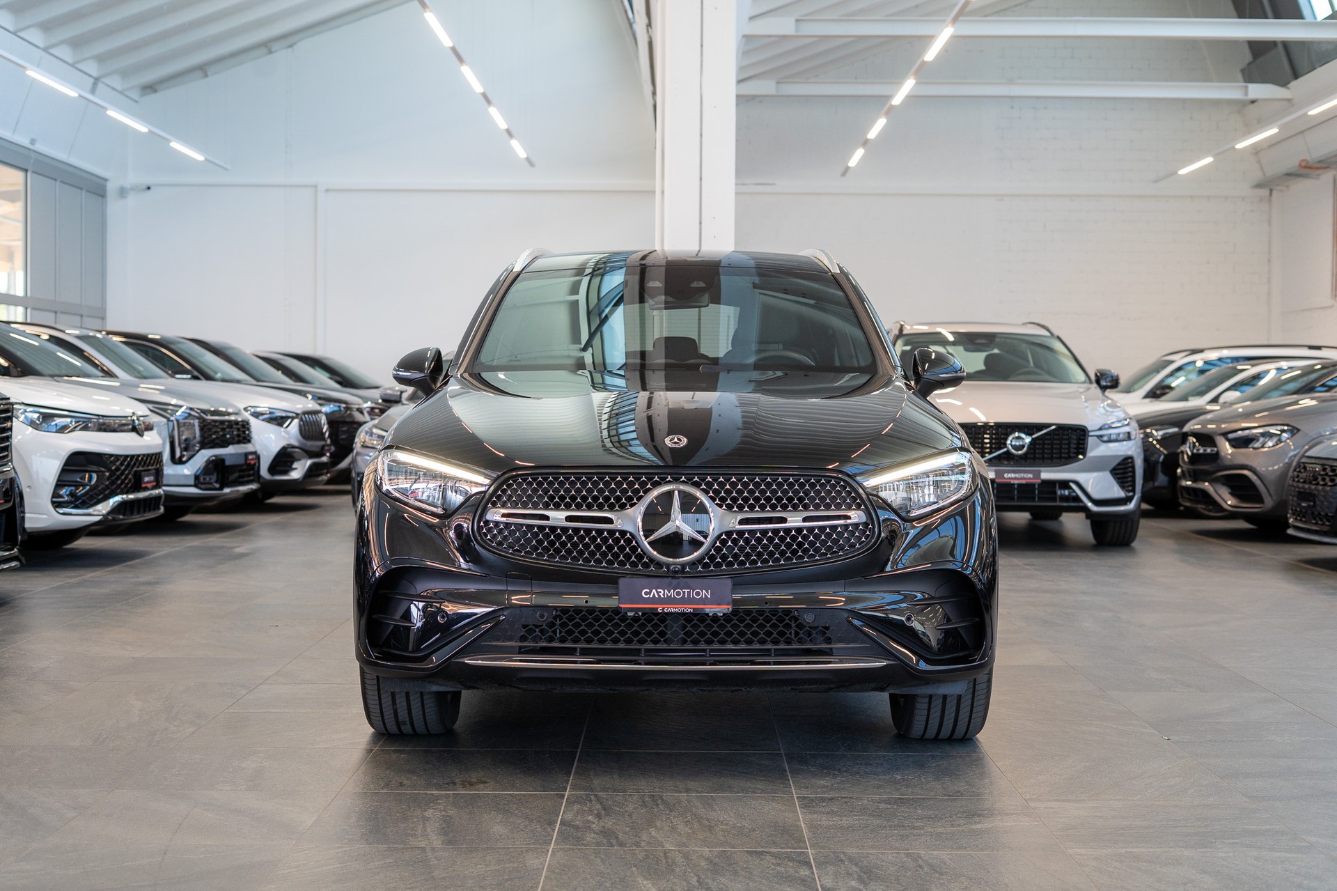 MERCEDES-BENZ GLC 300 d 4matic AMG Line / Anhängerkupplung / Memory Sitze / Ambiente-showroom-element-1