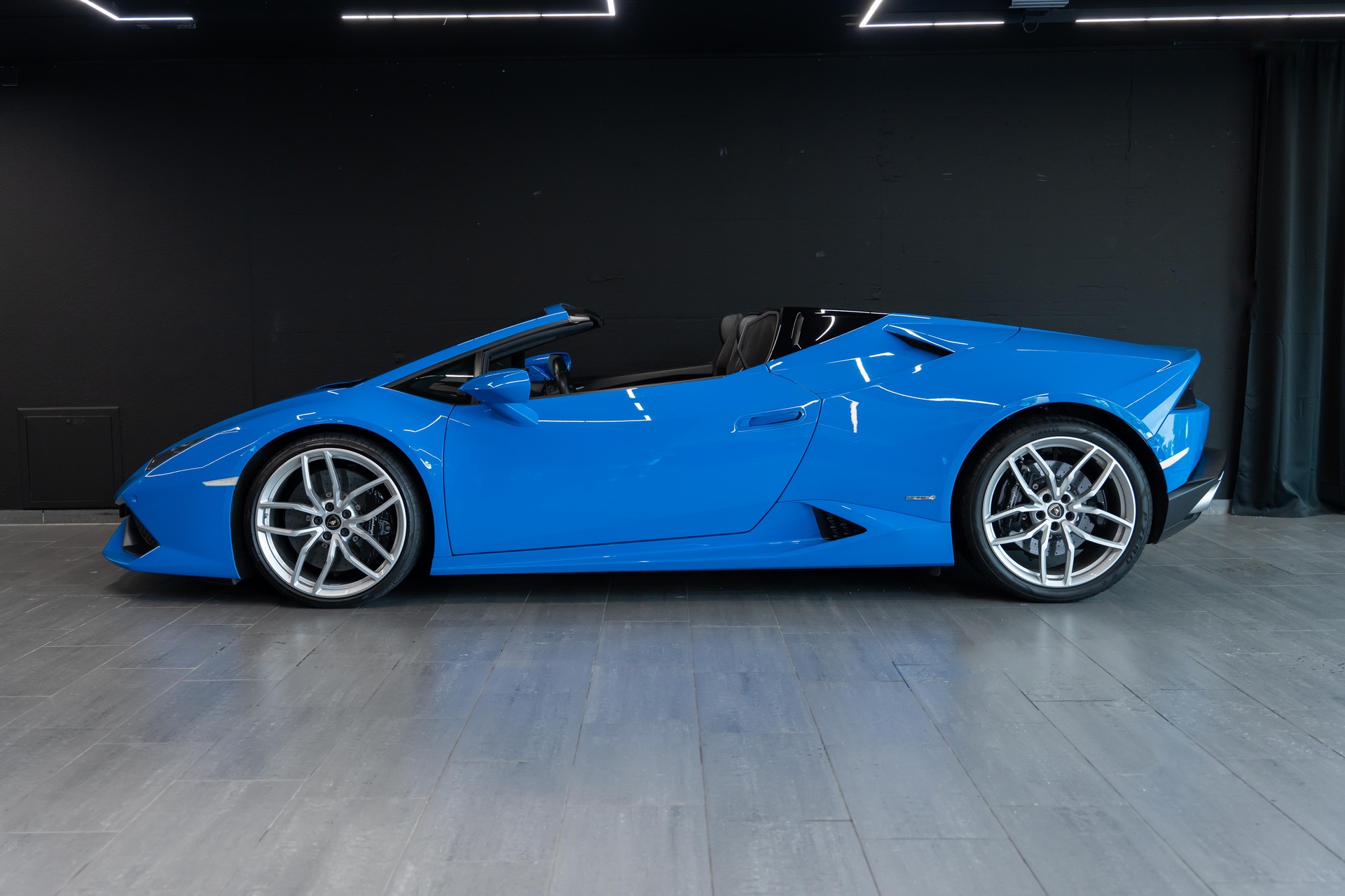 LAMBORGHINI Huracan LP610-4 Spyder DCT / CH AUTO / LE MANS BLUE / frisch ab Lamborghini Service-image-5