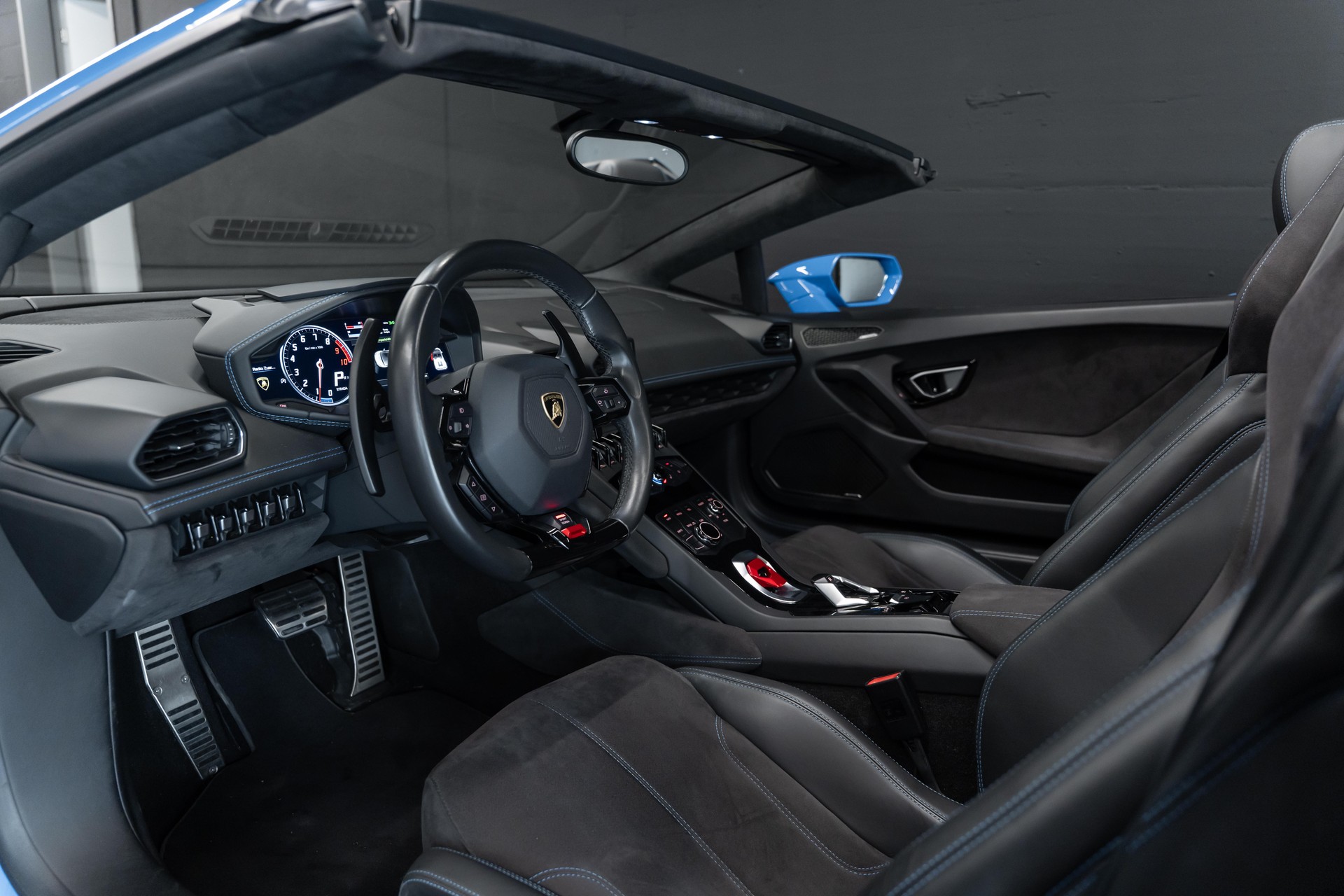 LAMBORGHINI Huracan LP610-4 Spyder DCT / CH AUTO / LE MANS BLUE / frisch ab Lamborghini Service-image-11