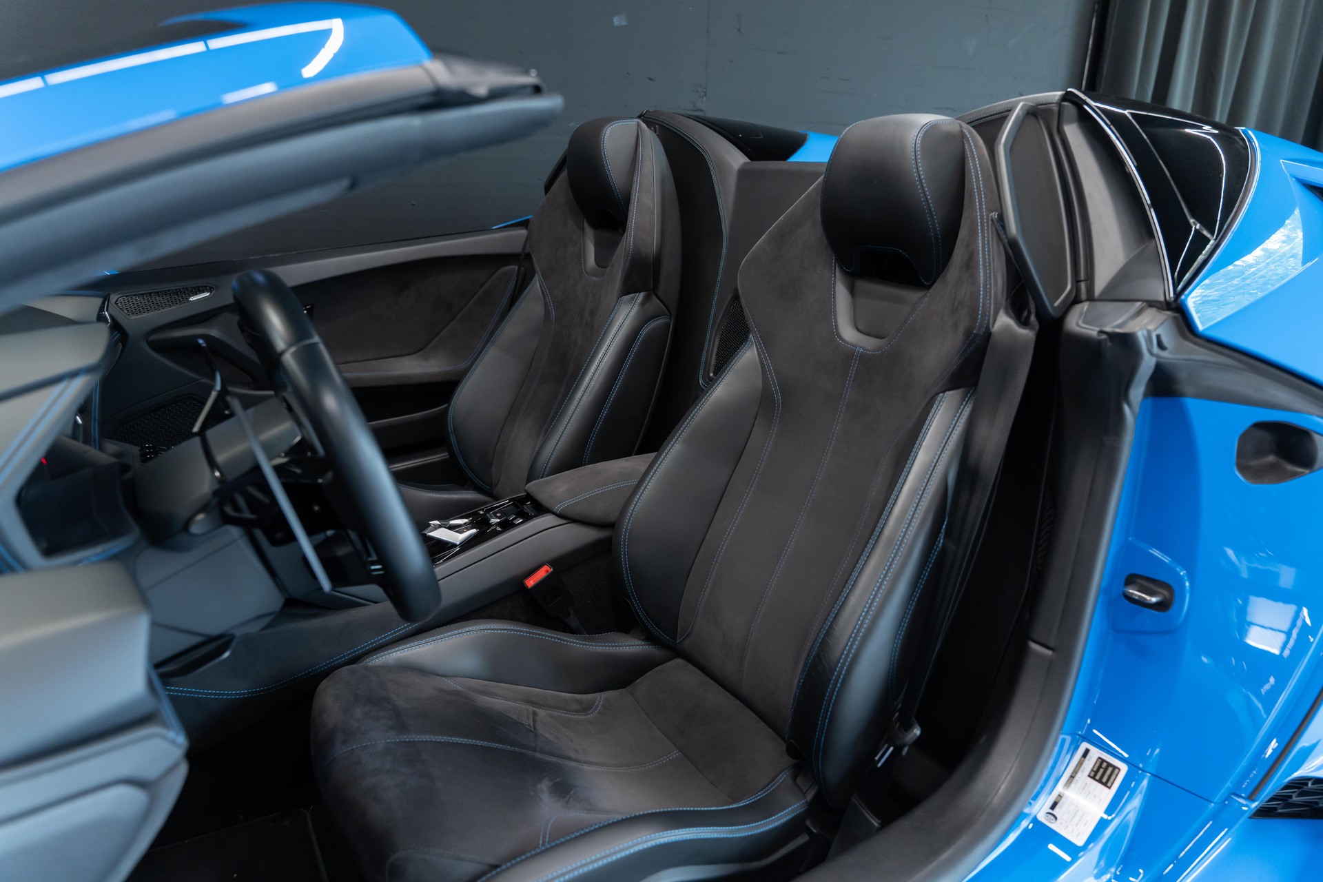LAMBORGHINI Huracan LP610-4 Spyder DCT / CH AUTO / LE MANS BLUE / frisch ab Lamborghini Service-image-12