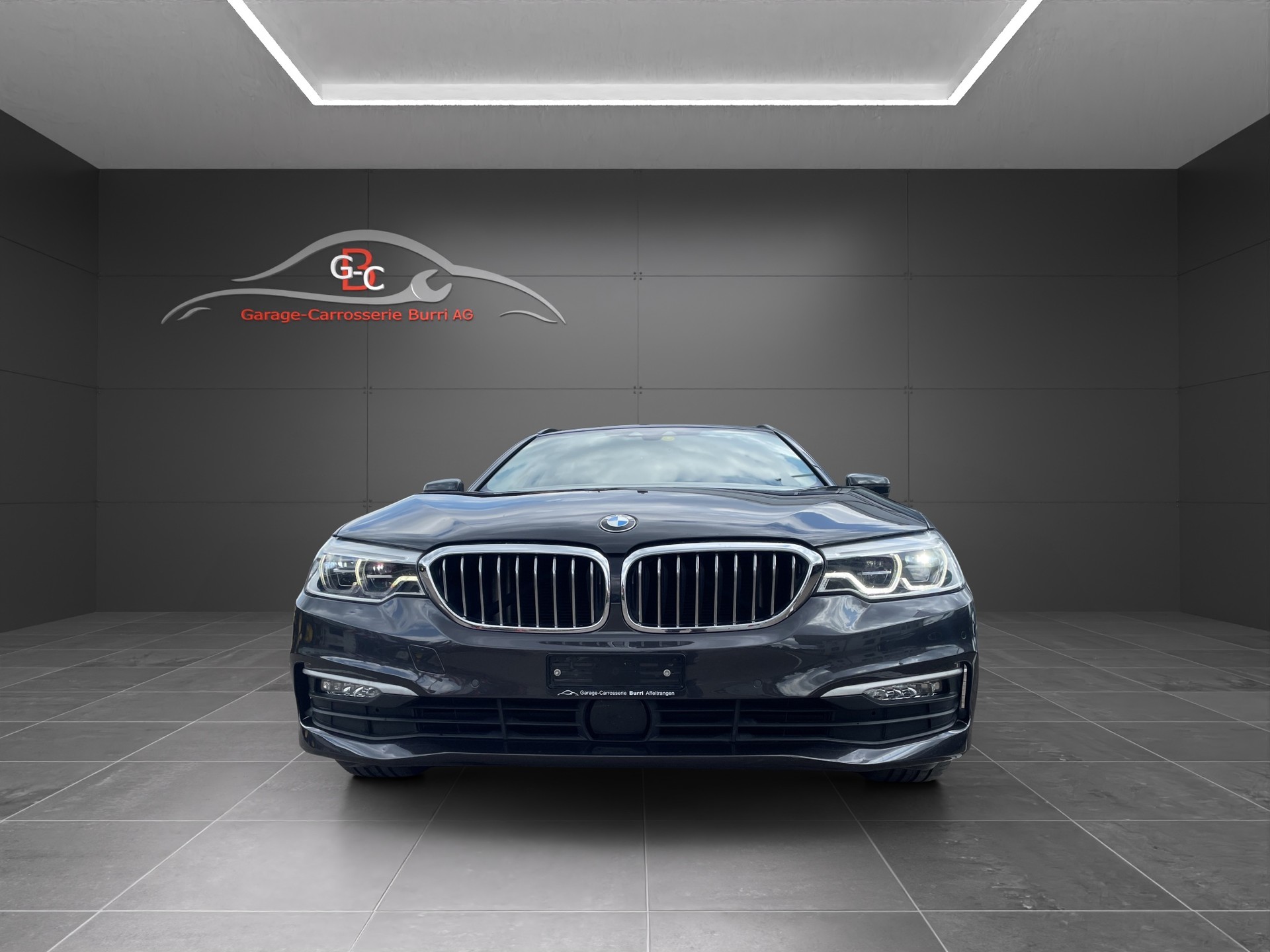 BMW 530d xDrive Touring Steptronic-image-1