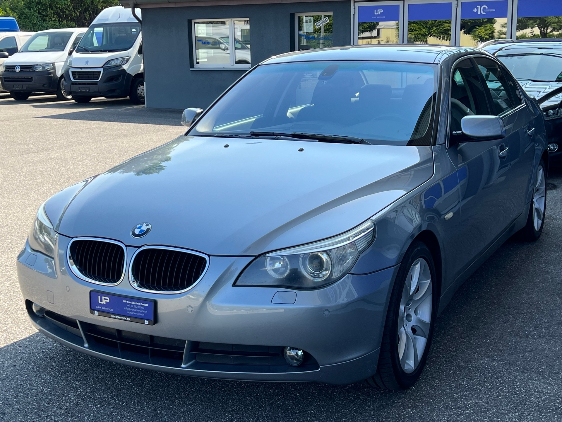 BMW 520i * AUTOMAT * SEHR GEPFLEGT *-showroom-element-1