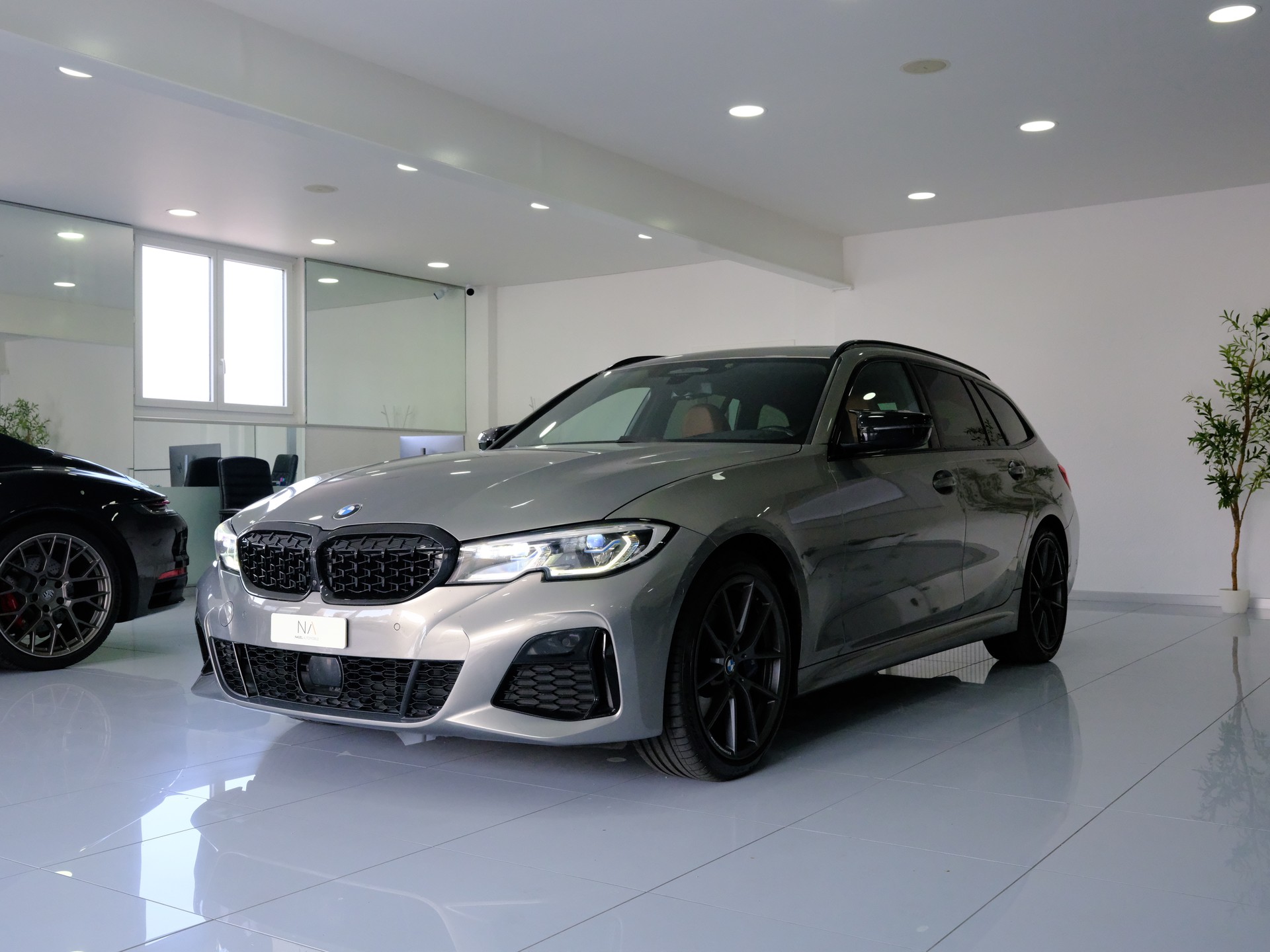 BMW M340i xDriveTouring Steptronic M Sport-showroom-element-3
