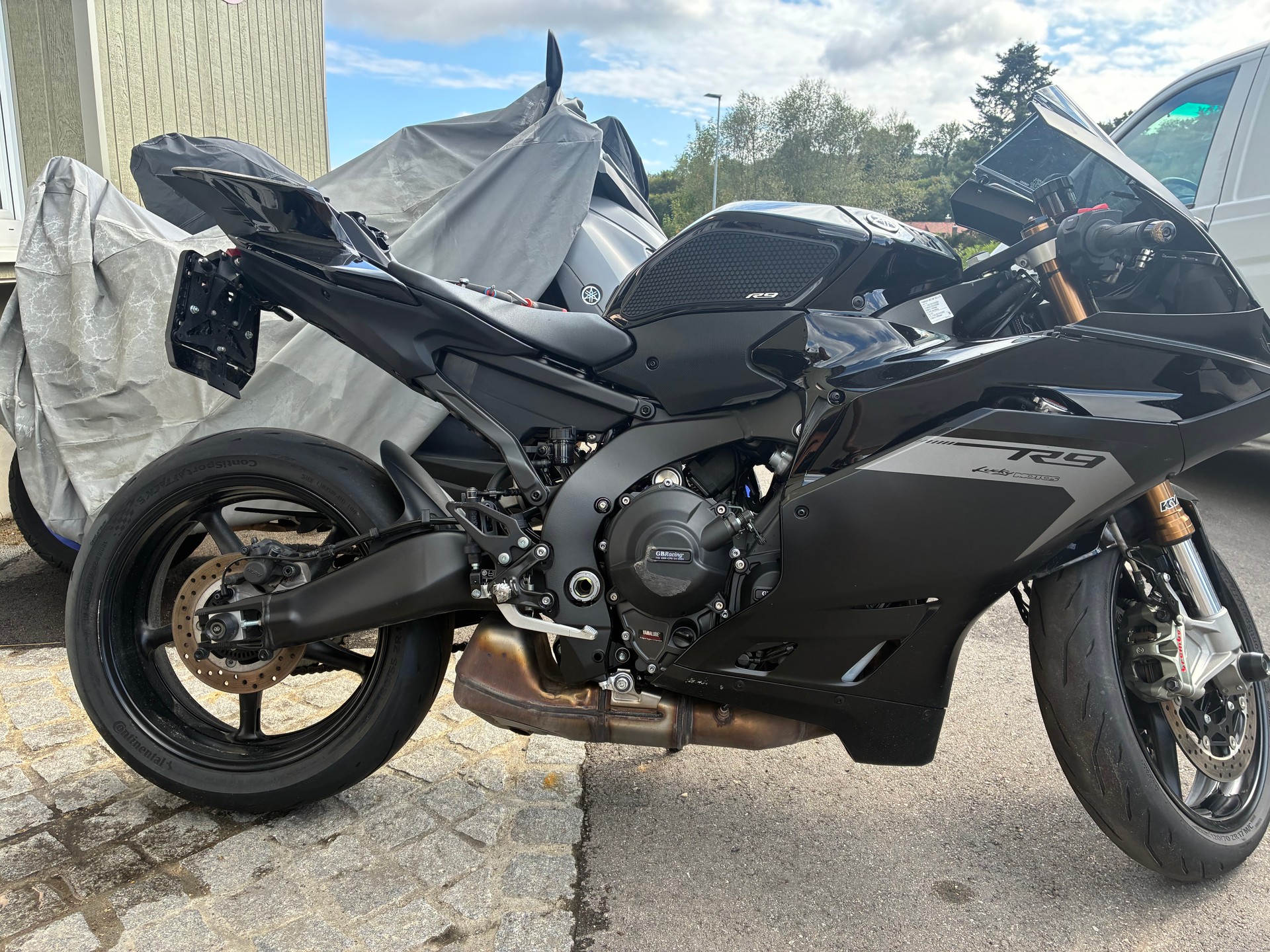 YAMAHA YZF-R9-image-3