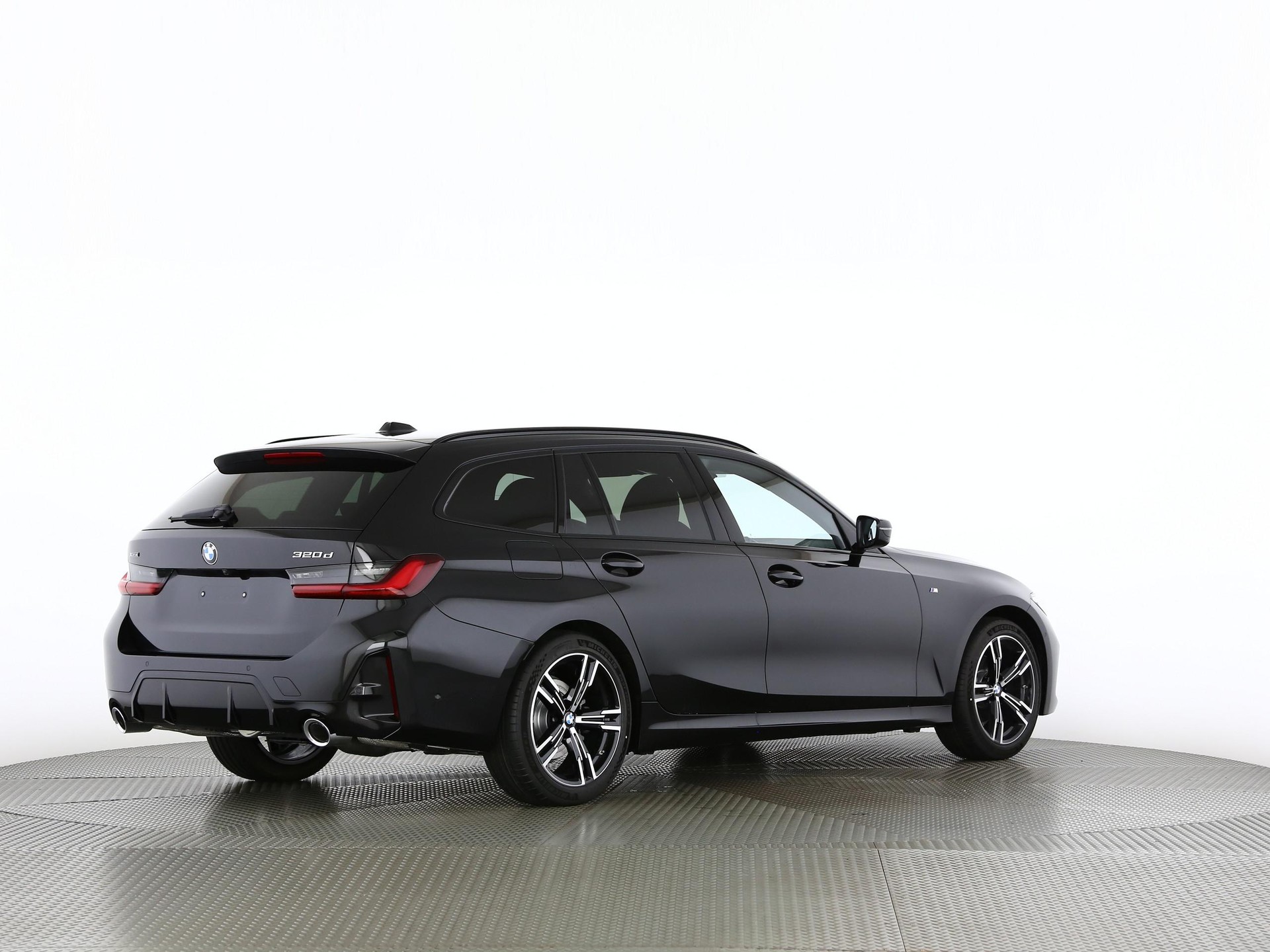 BMW 320d xDrive SAG Touring-image-19