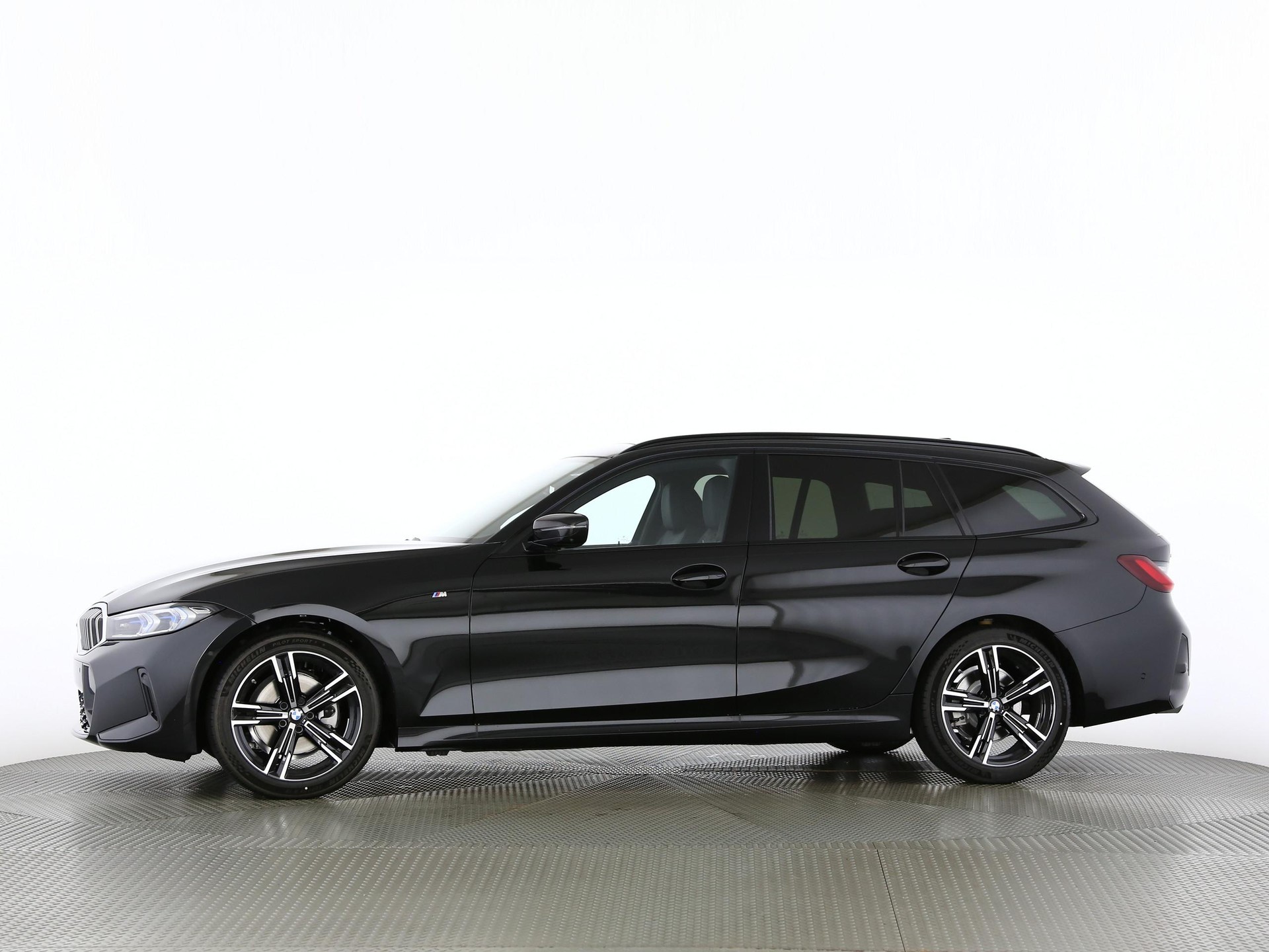 BMW 320d xDrive SAG Touring-image-10