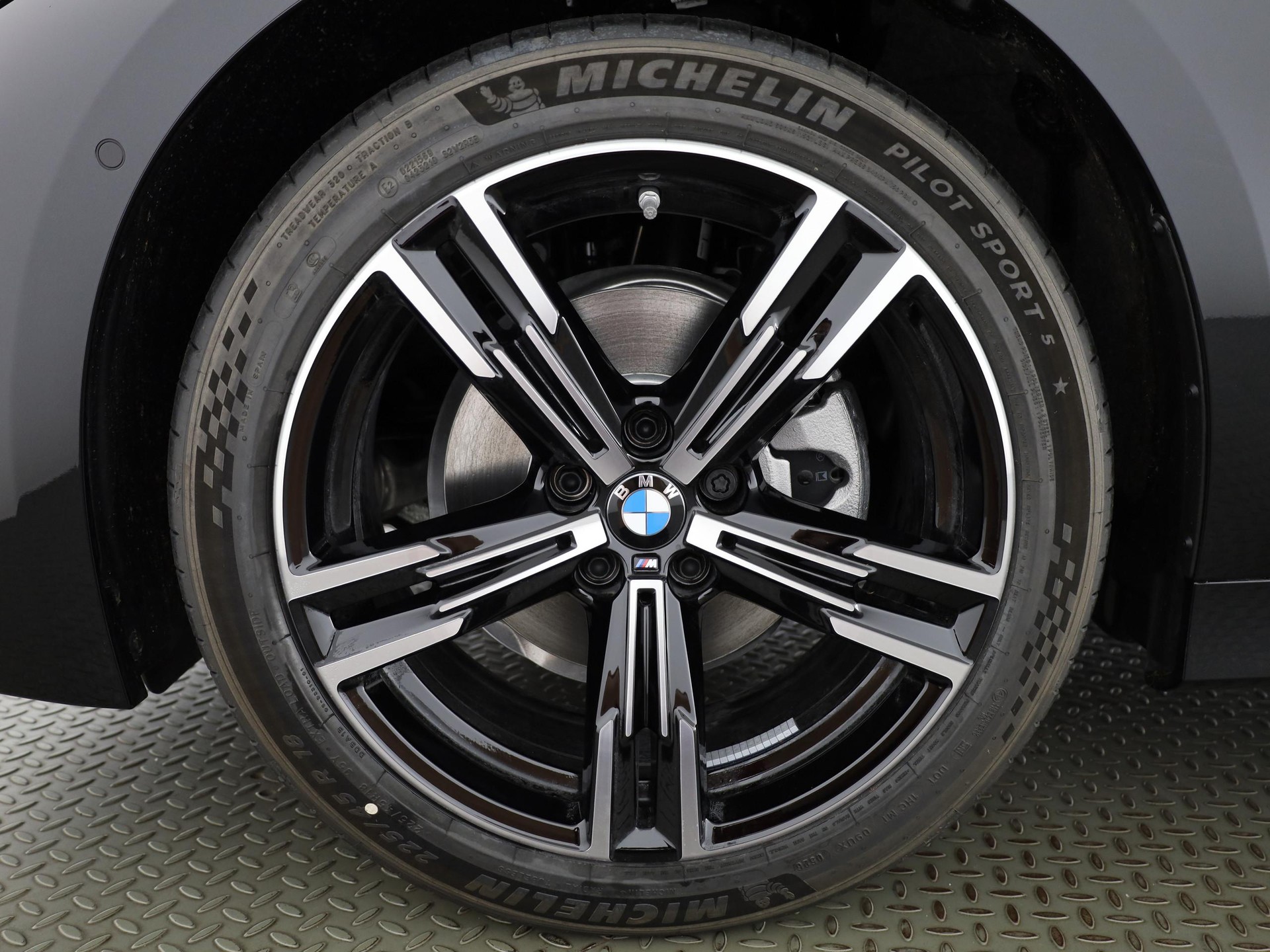 BMW 320d xDrive SAG Touring-showroom-element-3