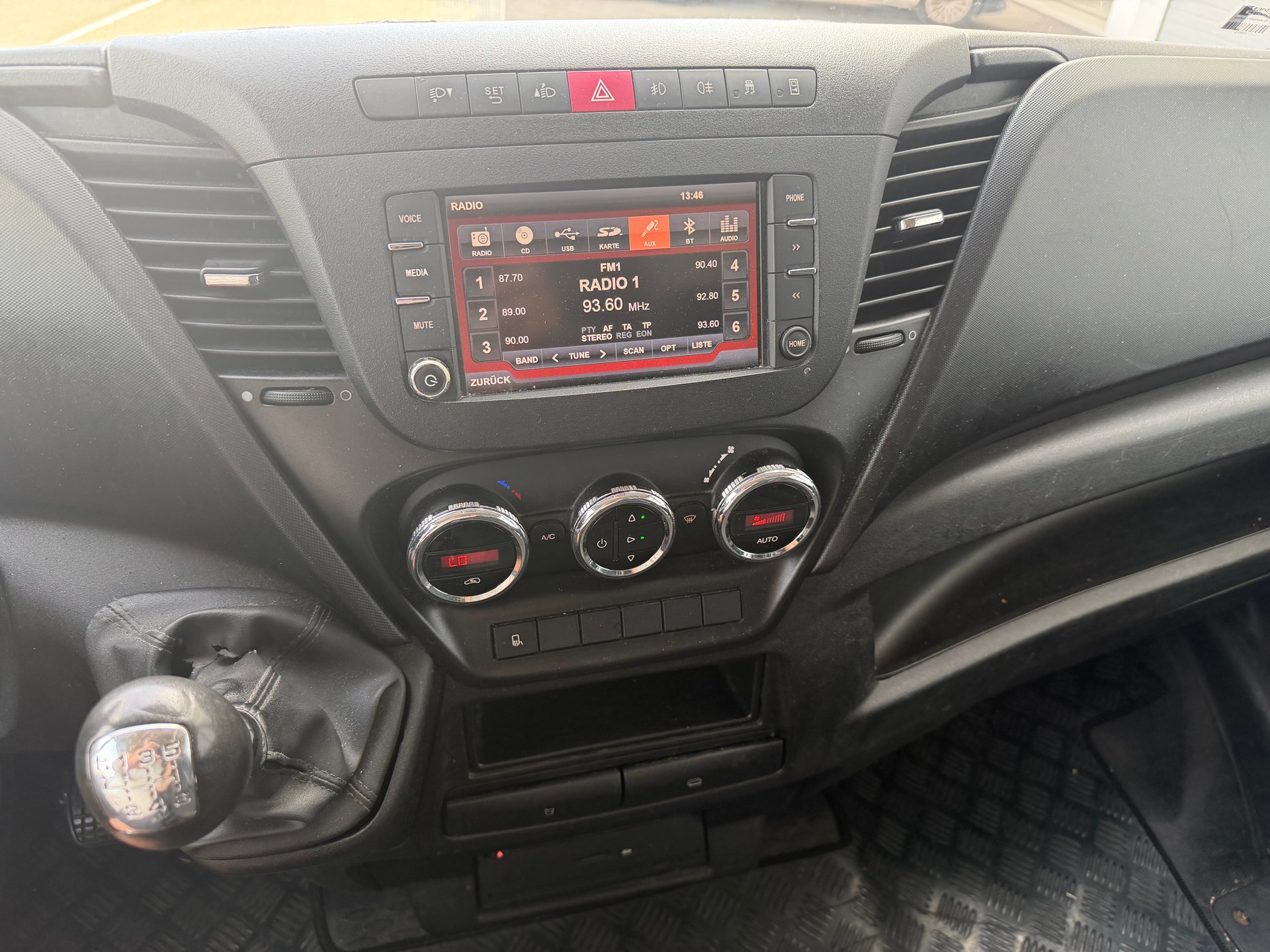 IVECO 35 S 17-image-12