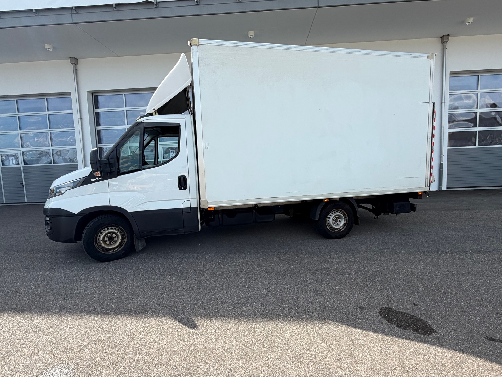 IVECO 35 S 17