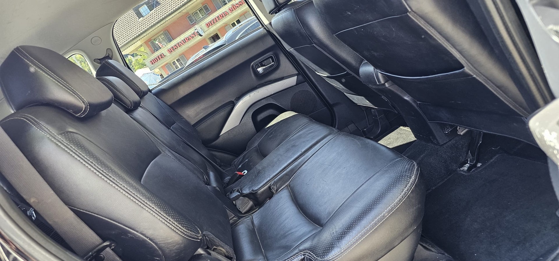 PEUGEOT 4007 2.2 HDi Platinum Edition-image-11