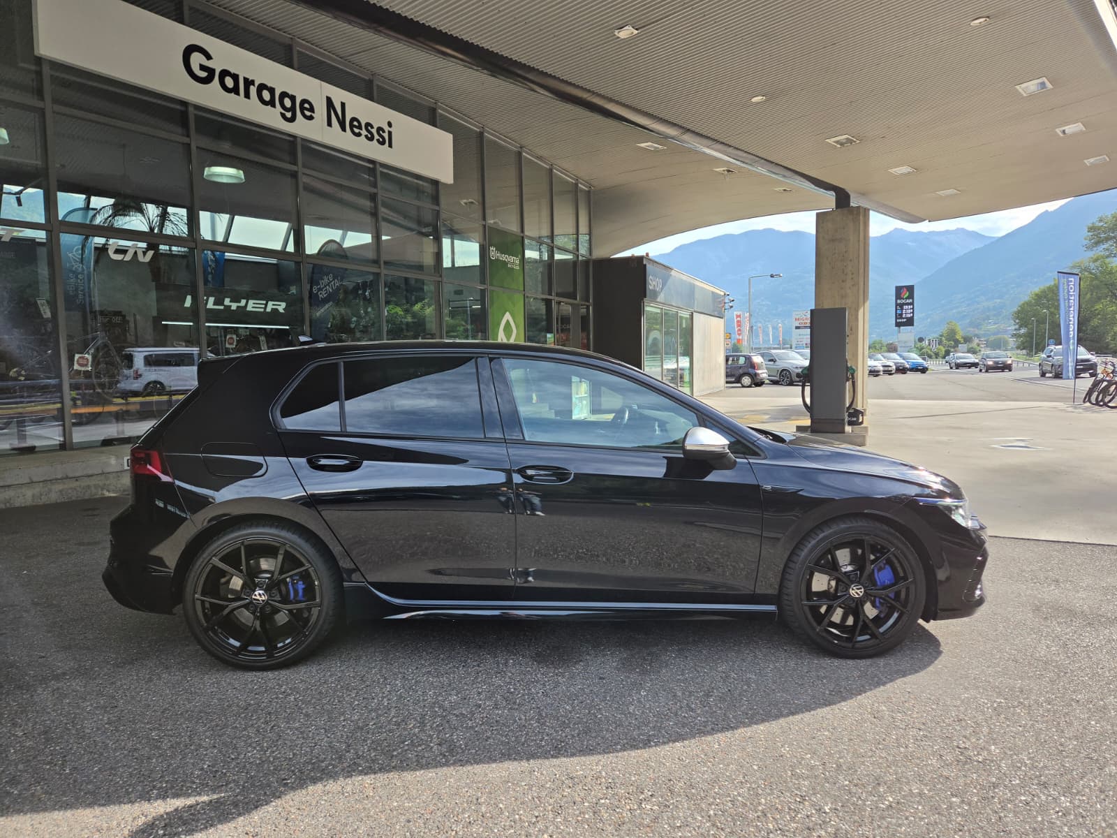 VW Golf 2.0 TSI R DSG 4Motion-showroom-element-2