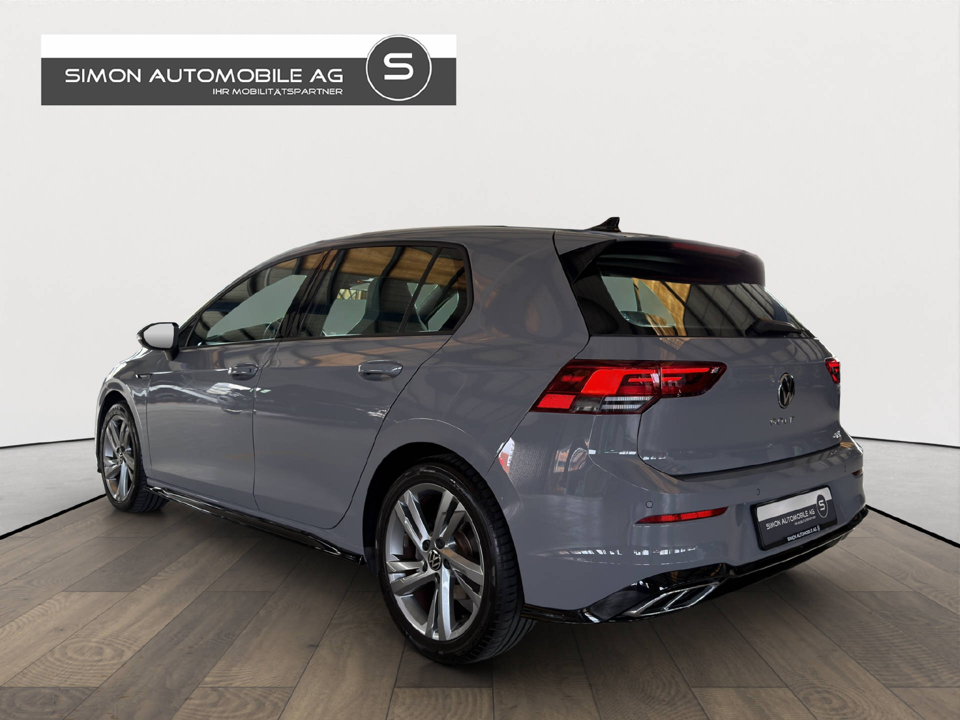 VW Golf VIII 1.5 eTSI R-Line 75 Edition DSG-showroom-element-3