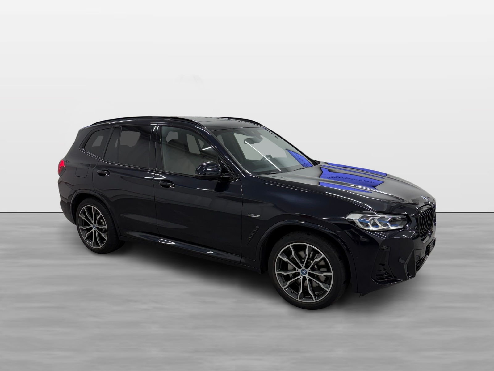 BMW X3 xDrive 30e M Sport Edition-showroom-element-2