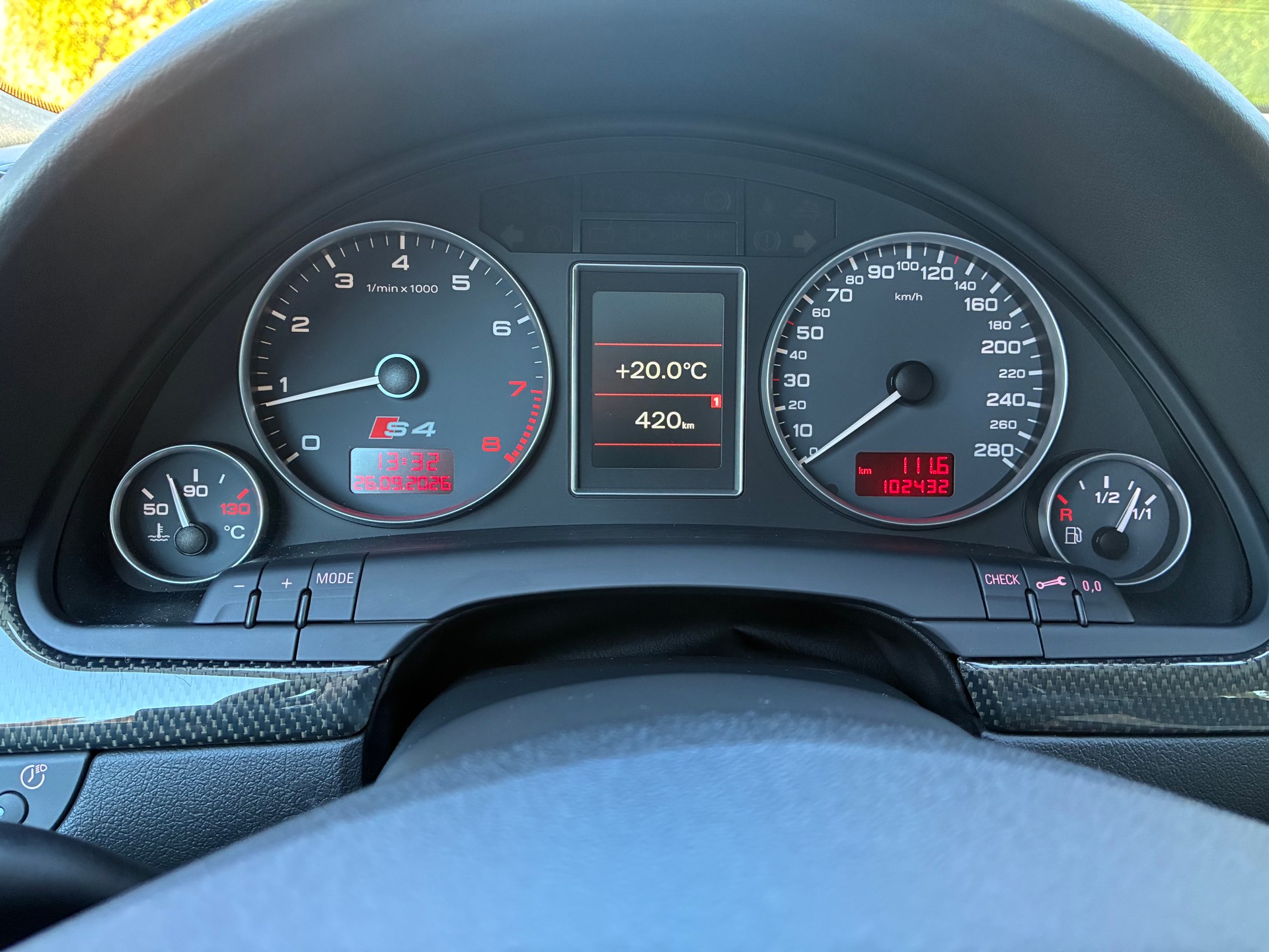 AUDI 4.2 V8 quattro-image-13