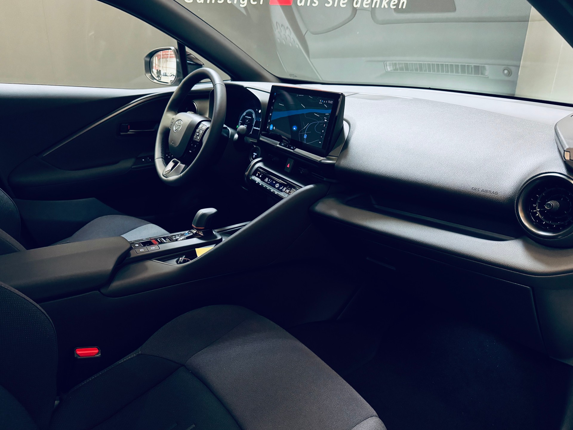 TOYOTA C-HR 2.0 PHEV CVT Trend-image-17