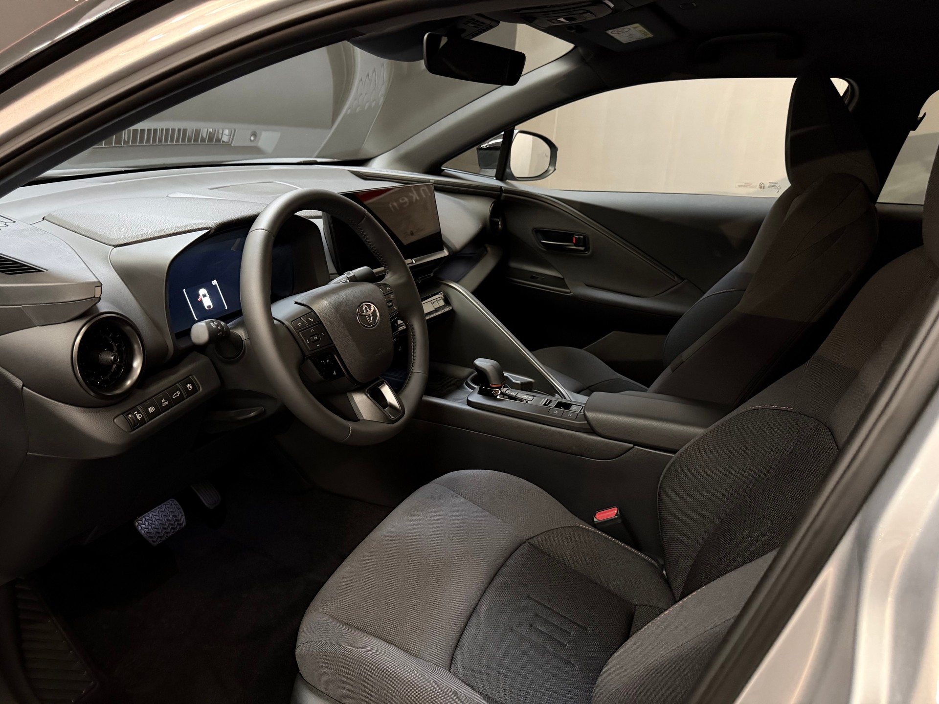 TOYOTA C-HR 2.0 PHEV CVT Trend-image-13