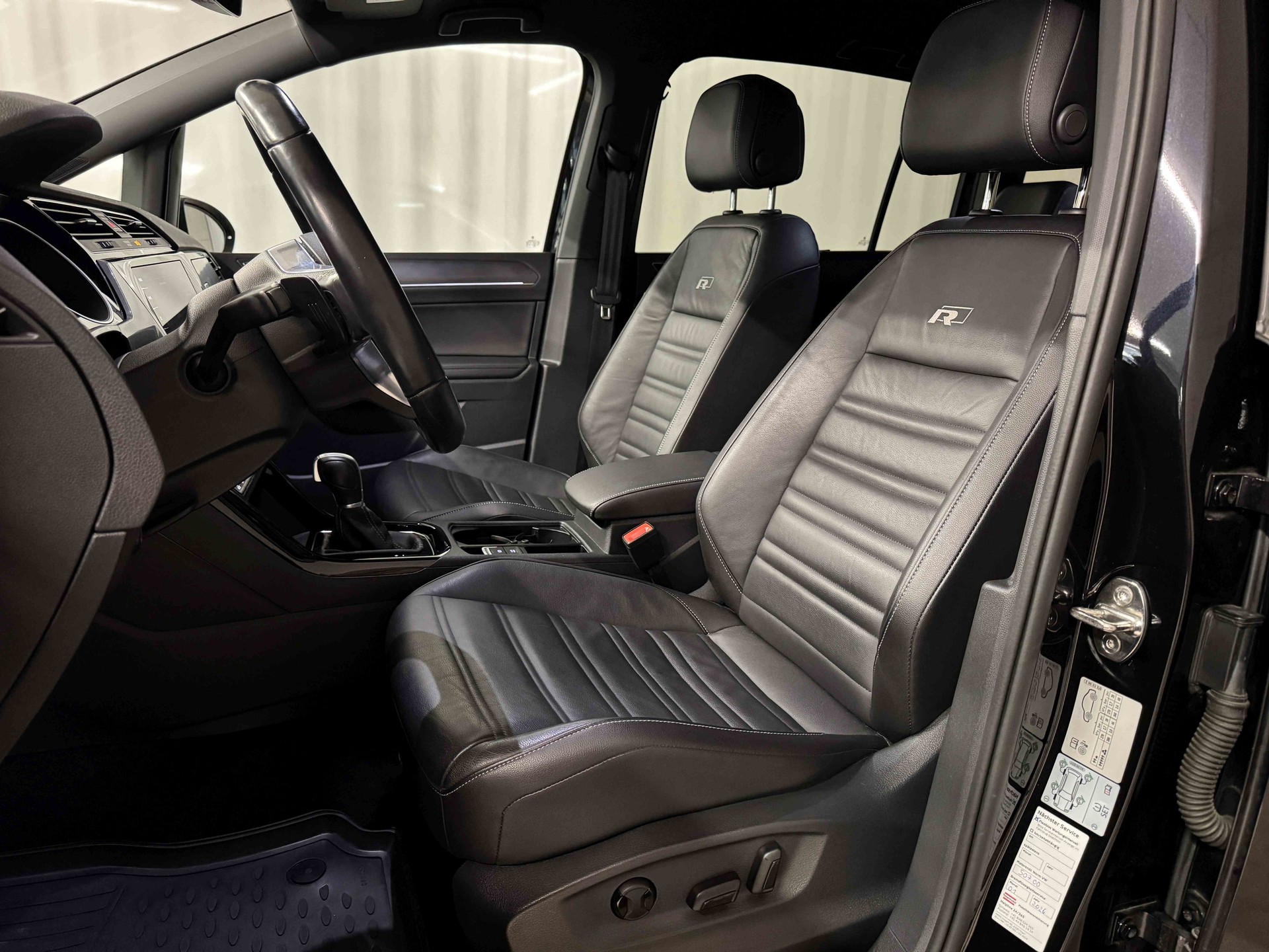 VW Touran 2.0 TDI BlueMotion Technology Sport DSG-image-9
