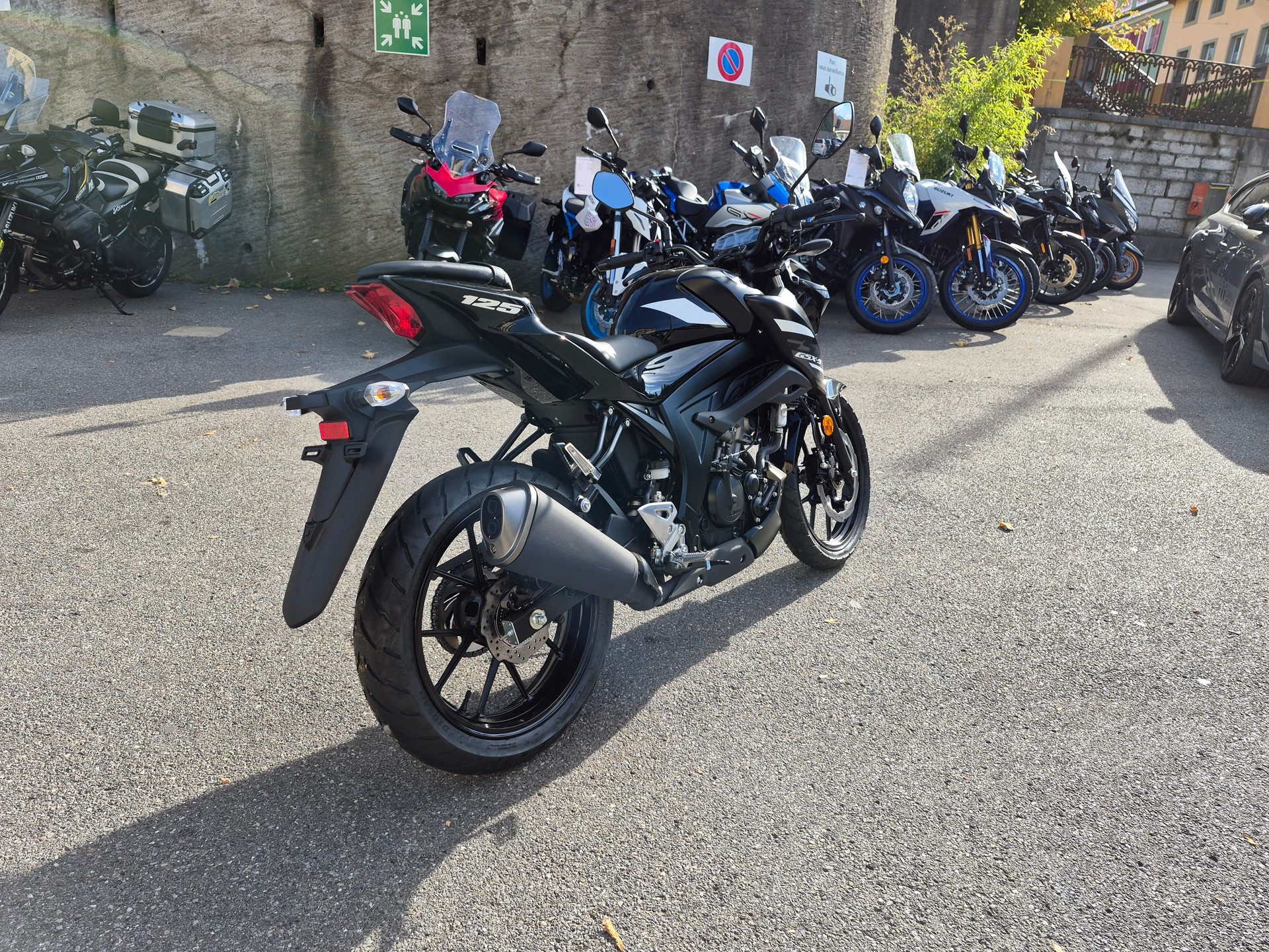 SUZUKI GSX-S 125-image-2