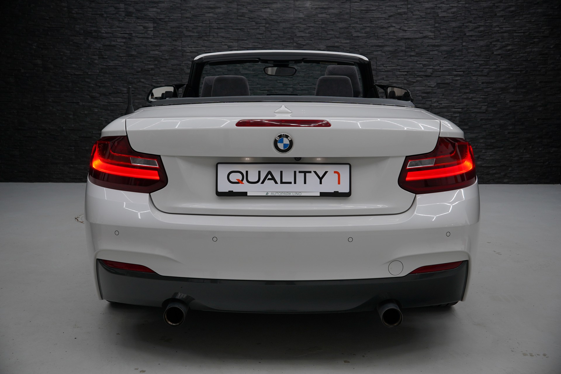 BMW M240i xDrive Steptronic-image-4