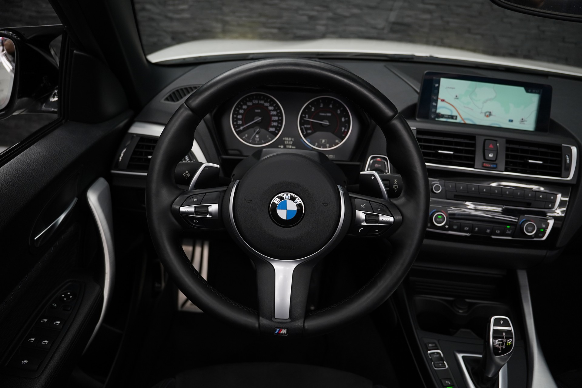 BMW M240i xDrive Steptronic-image-25