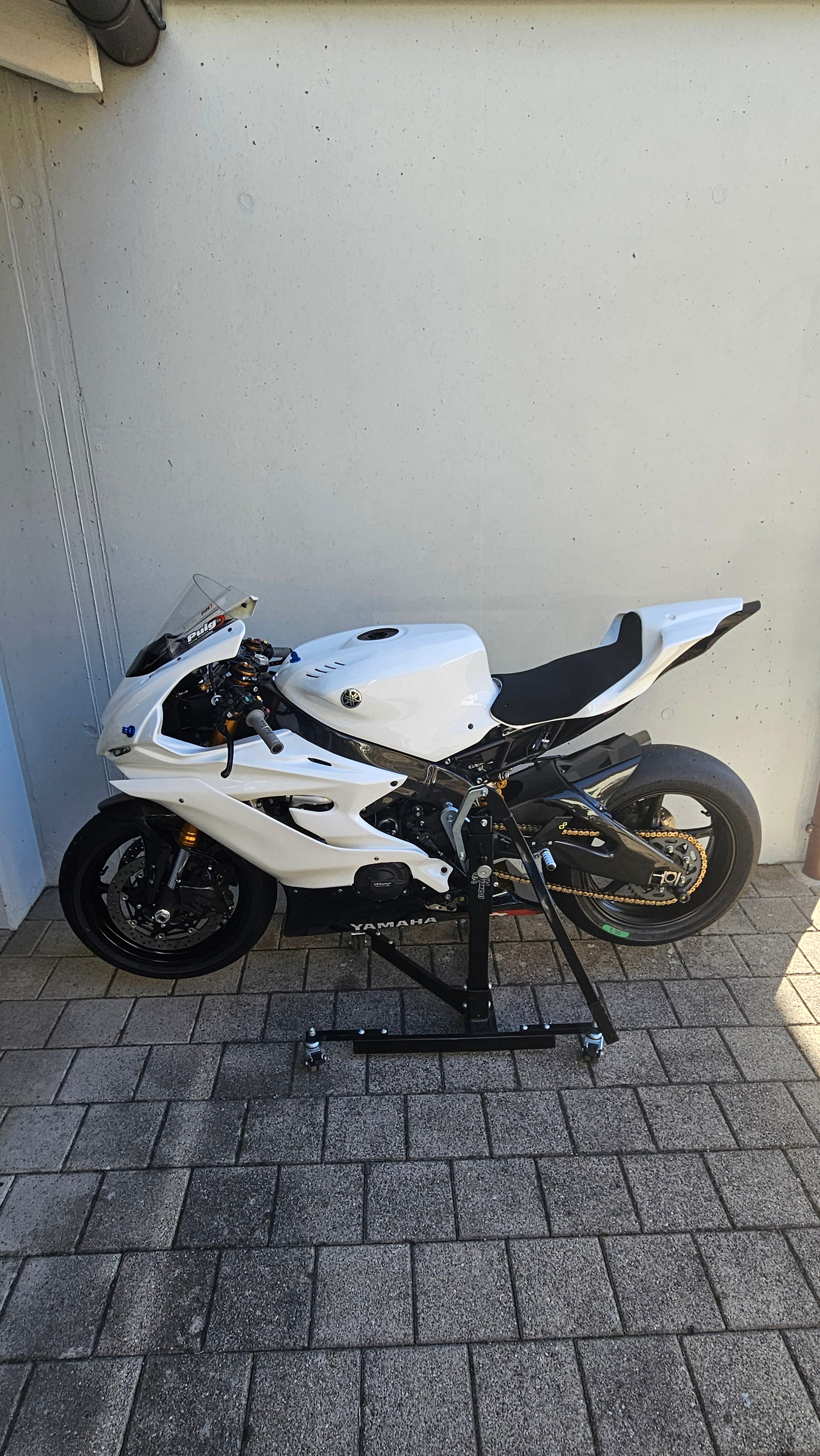 YAMAHA YZF-R6-image-1