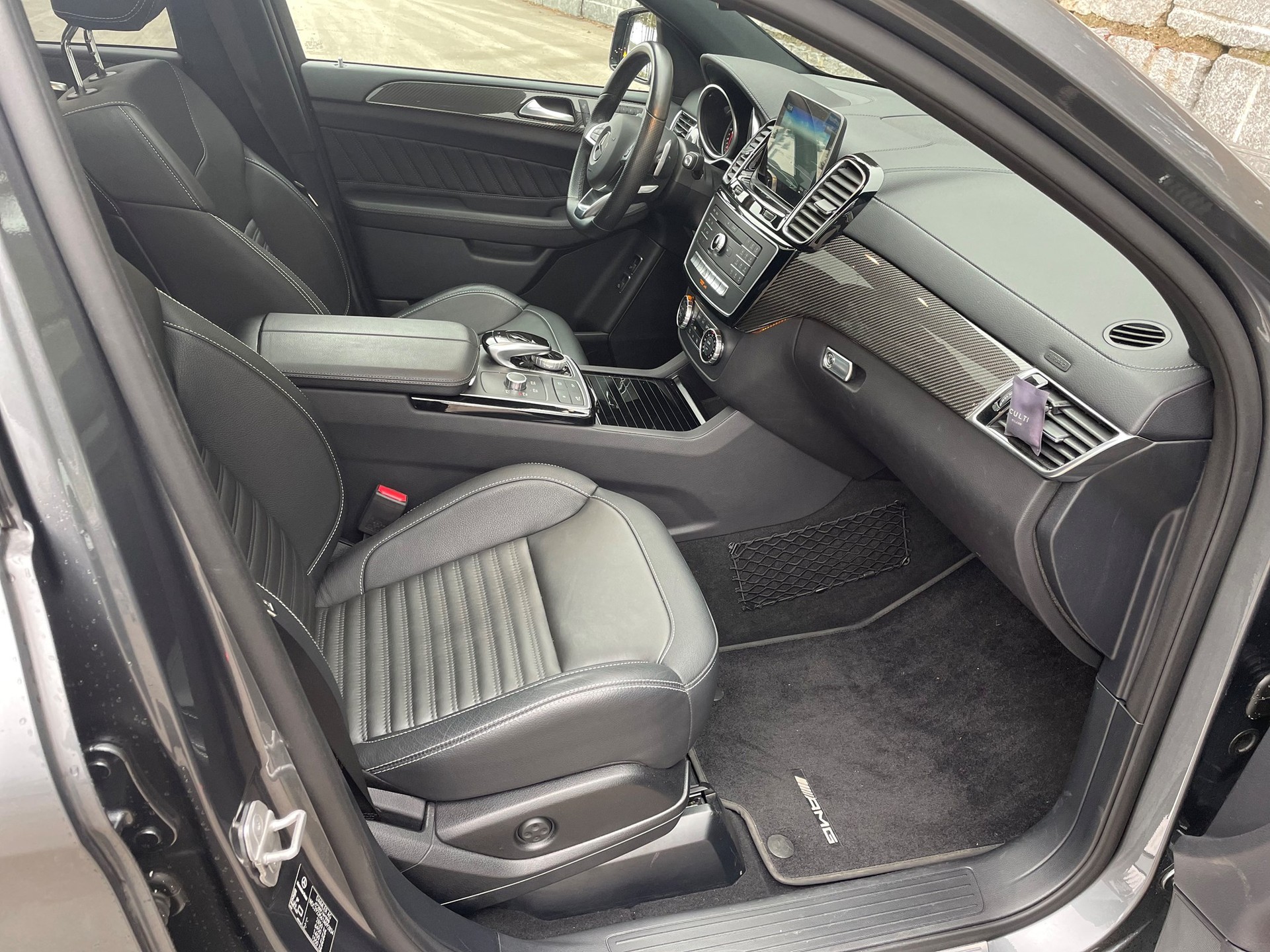 MERCEDES-BENZ GLE Coupé 400 AMG-Line 4Matic 9G-Tronic-image-6
