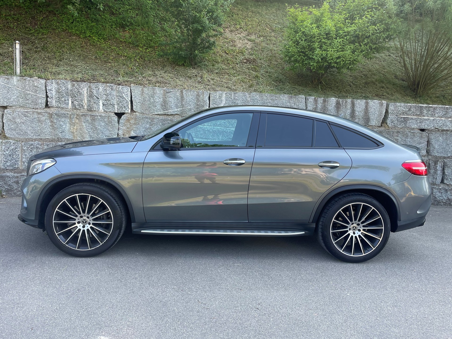 MERCEDES-BENZ GLE Coupé 400 AMG-Line 4Matic 9G-Tronic-image-12