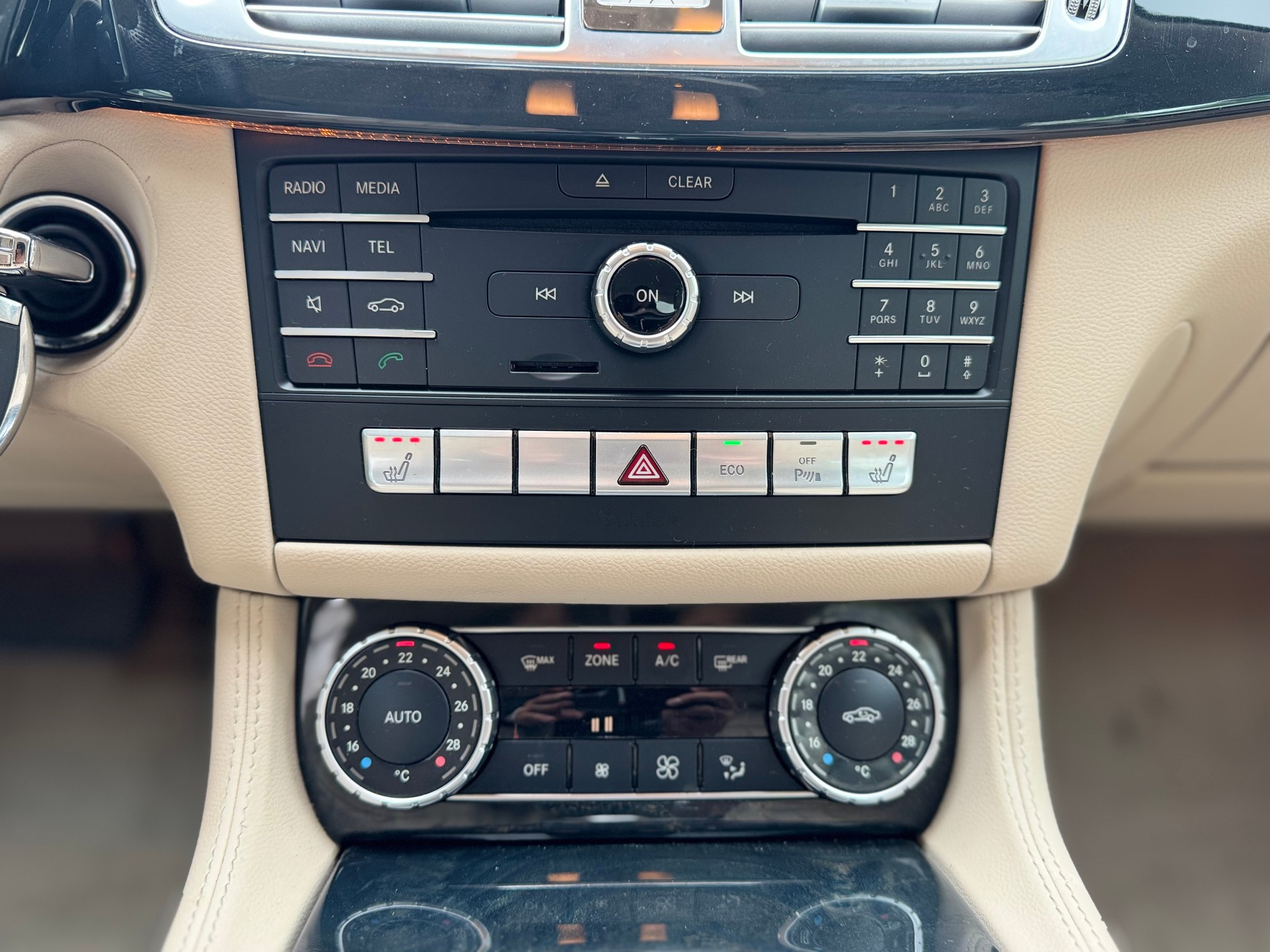 MERCEDES-BENZ CLS 250 BlueTEC 4Matic 7G-Tronic-image-11