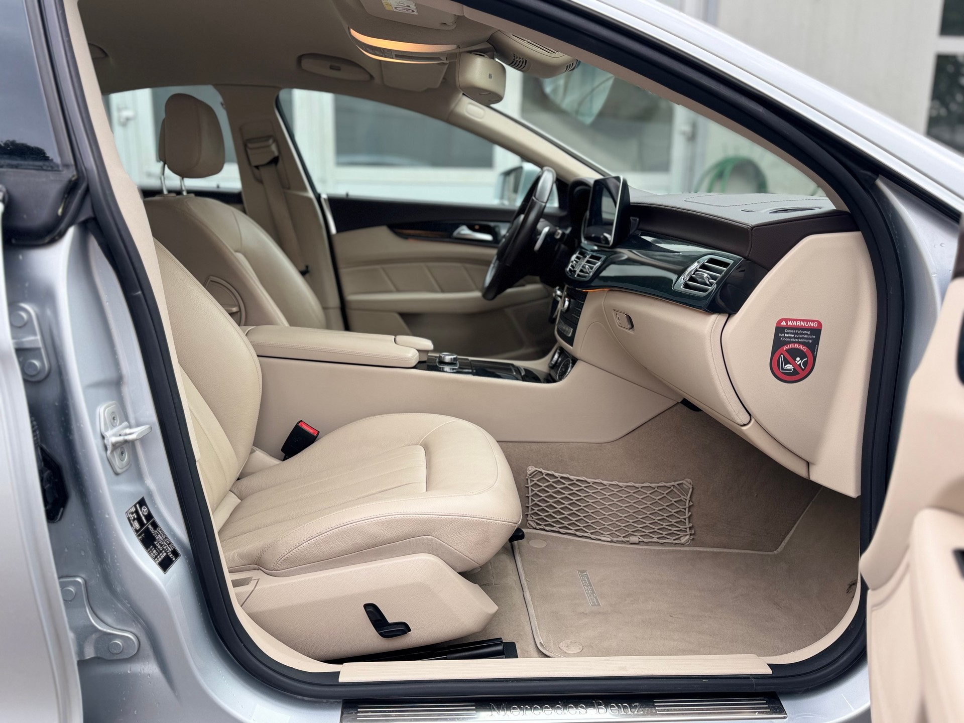 MERCEDES-BENZ CLS 250 BlueTEC 4Matic 7G-Tronic-image-8