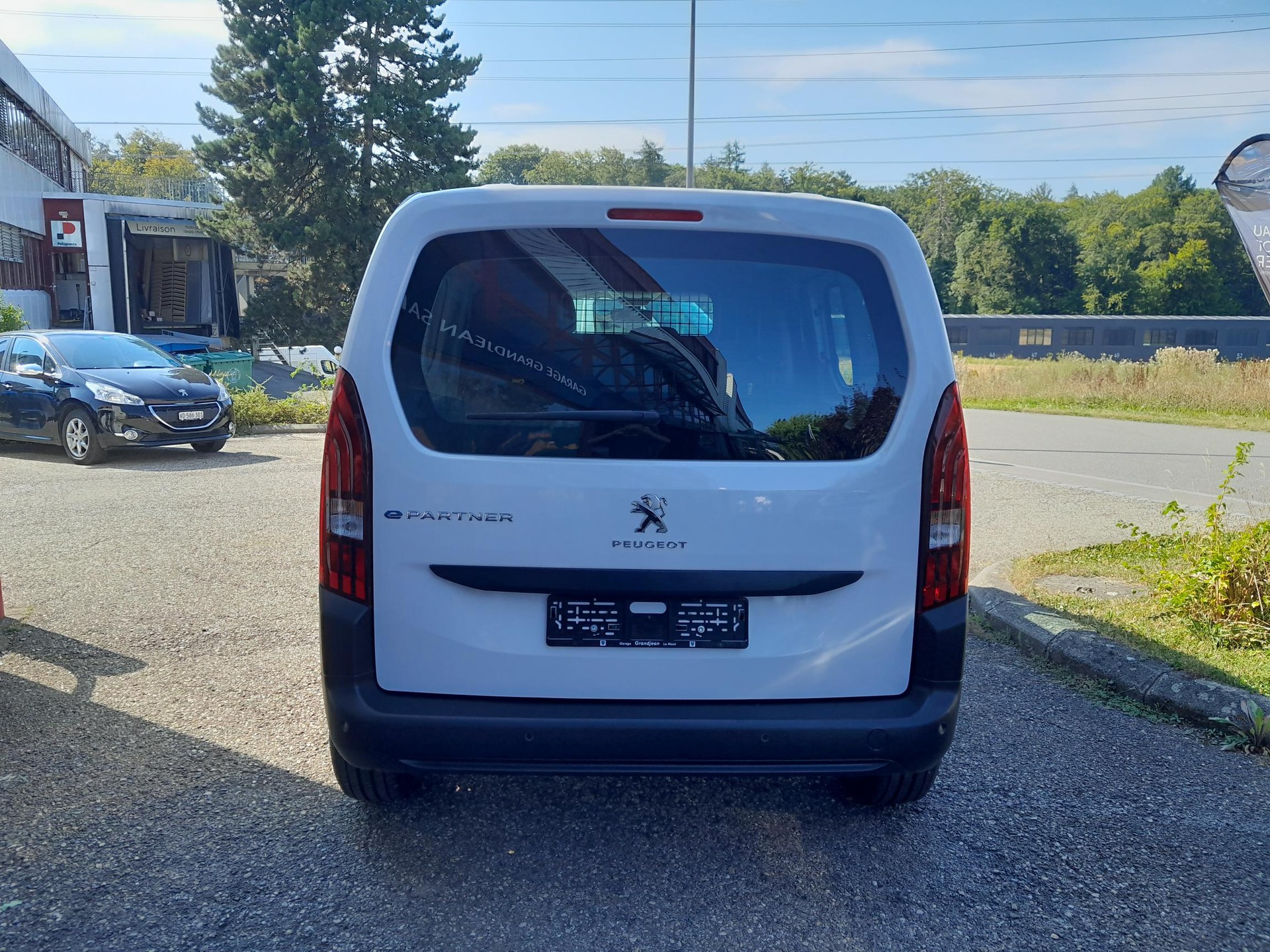 PEUGEOT e-Partner 50kWh Premium-image-5